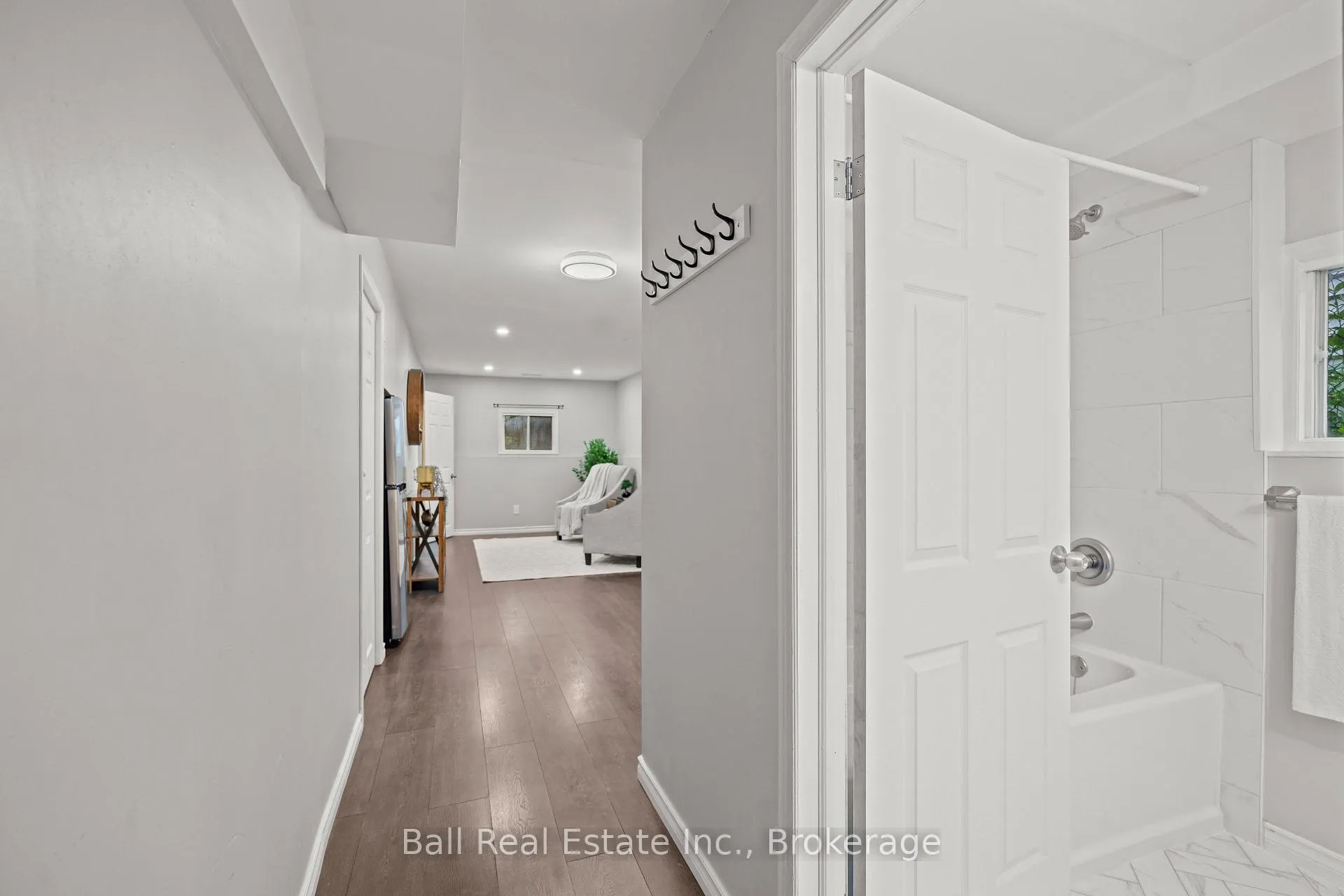 Photo 24 of 735 Mountain Ash Road, Peterborough, Otonabee Ward 1 — HOMEH