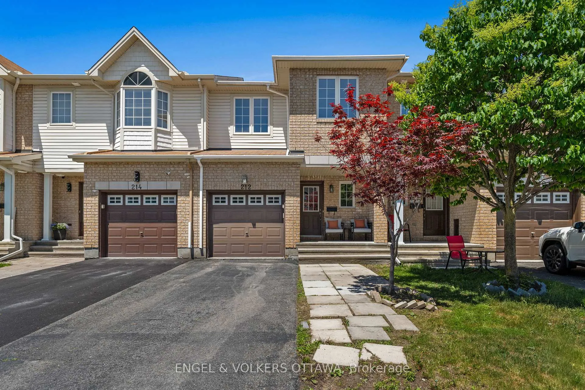 Photo 1 of 212 Macoun Circle, Ottawa, Hunt Club Park/Greenboro — HOMEH