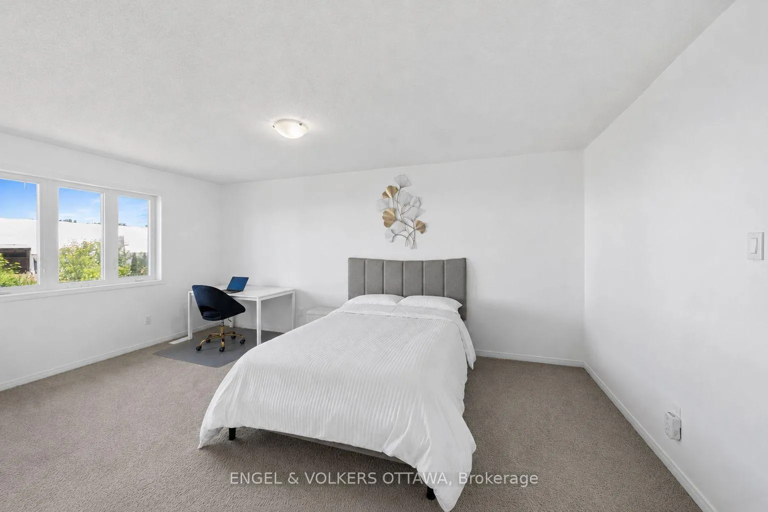 Photo 13 of 212 Macoun Circle, Ottawa, Hunt Club Park/Greenboro — HOMEH