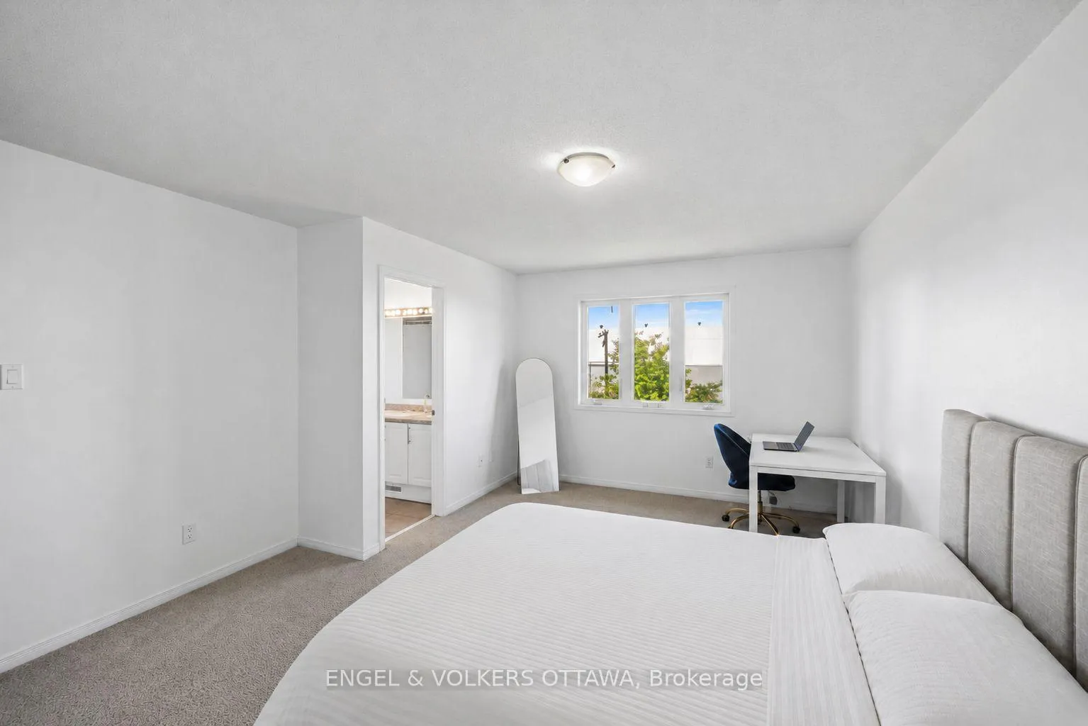 Photo 14 of 212 Macoun Circle, Ottawa, Hunt Club Park/Greenboro — HOMEH