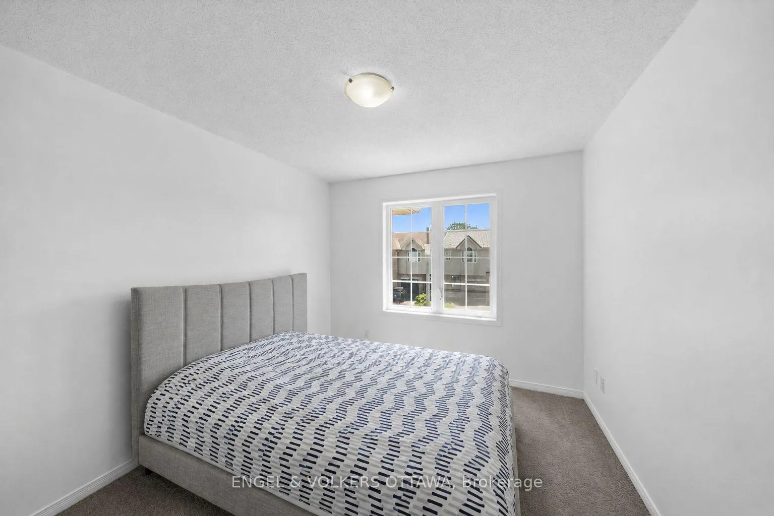 Photo 17 of 212 Macoun Circle, Ottawa, Hunt Club Park/Greenboro — HOMEH