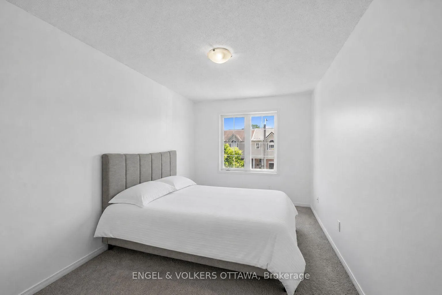 Photo 19 of 212 Macoun Circle, Ottawa, Hunt Club Park/Greenboro — HOMEH
