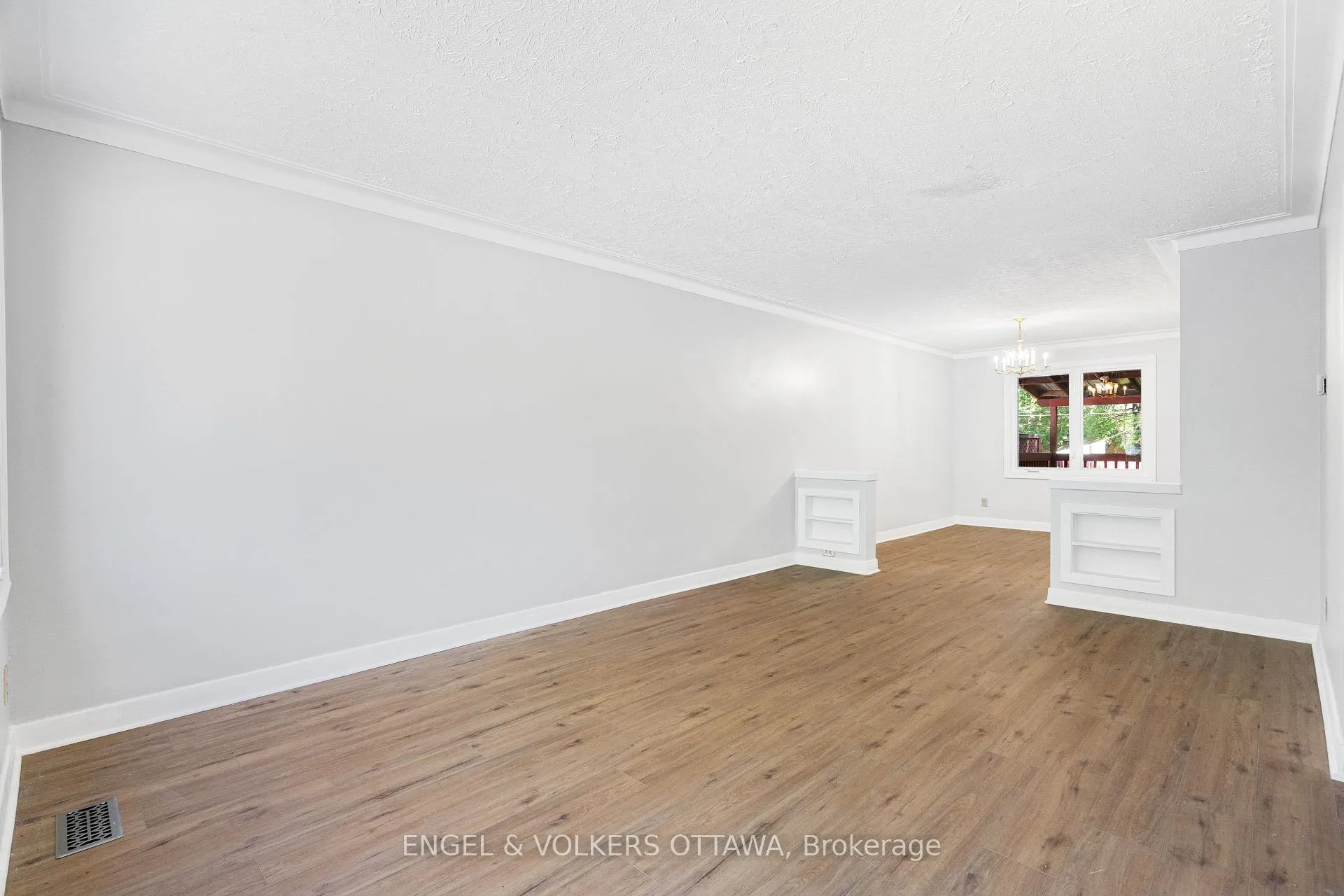 Photo 8 of 1402 Kilborn Avenue, Ottawa, Alta Vista — HOMEH