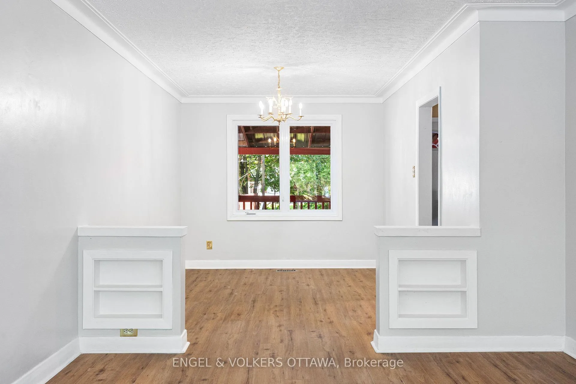 Photo 11 of 1402 Kilborn Avenue, Ottawa, Alta Vista — HOMEH