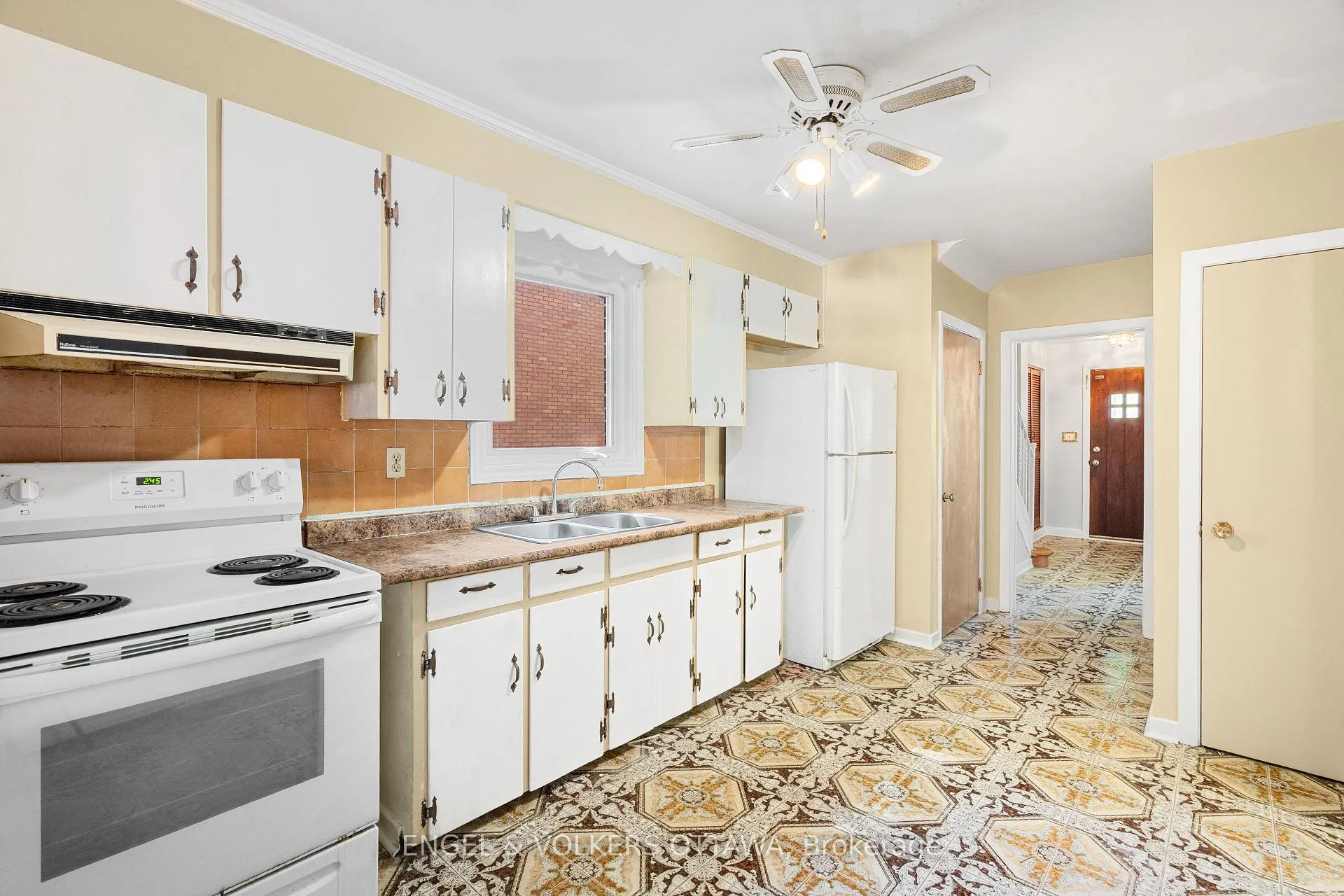 Photo 15 of 1402 Kilborn Avenue, Ottawa, Alta Vista — HOMEH
