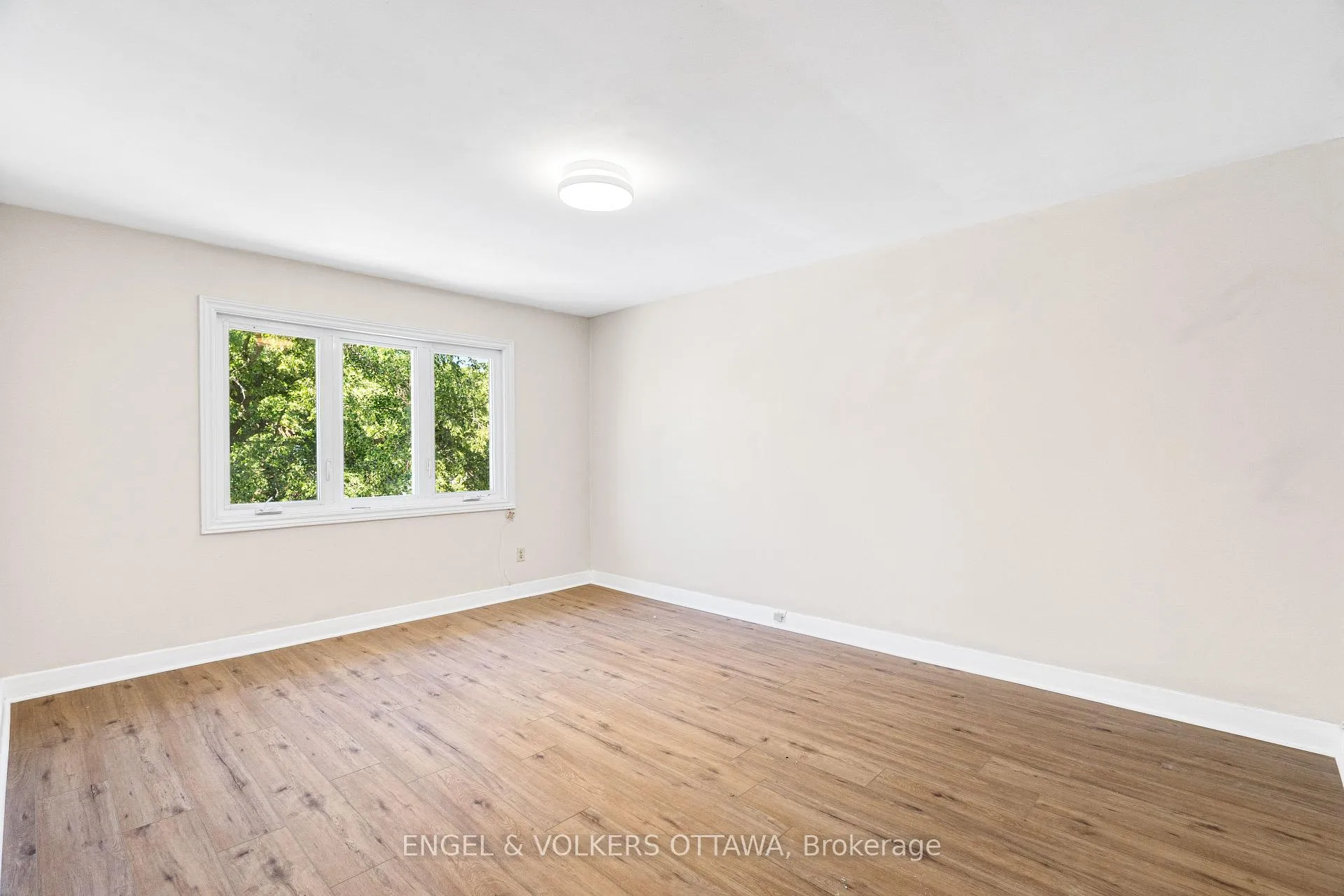 Photo 17 of 1402 Kilborn Avenue, Ottawa, Alta Vista — HOMEH