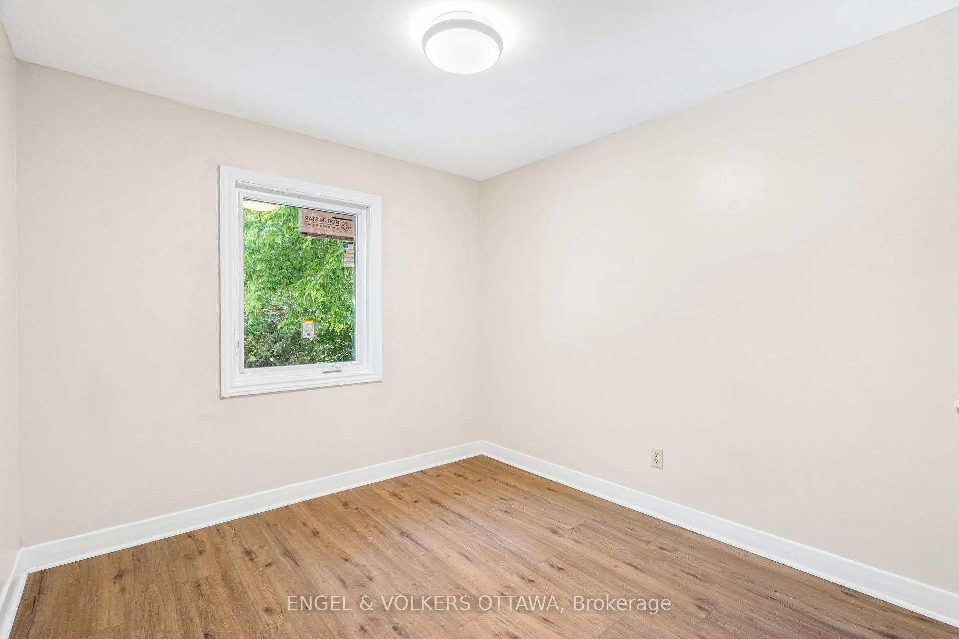 Photo 19 of 1402 Kilborn Avenue, Ottawa, Alta Vista — HOMEH
