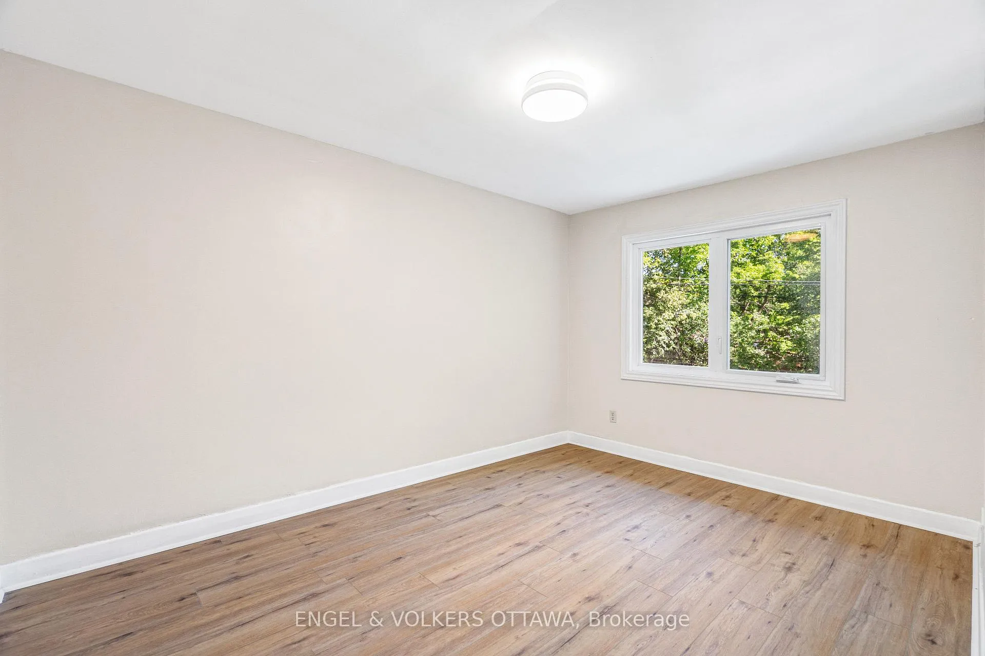 Photo 20 of 1402 Kilborn Avenue, Ottawa, Alta Vista — HOMEH