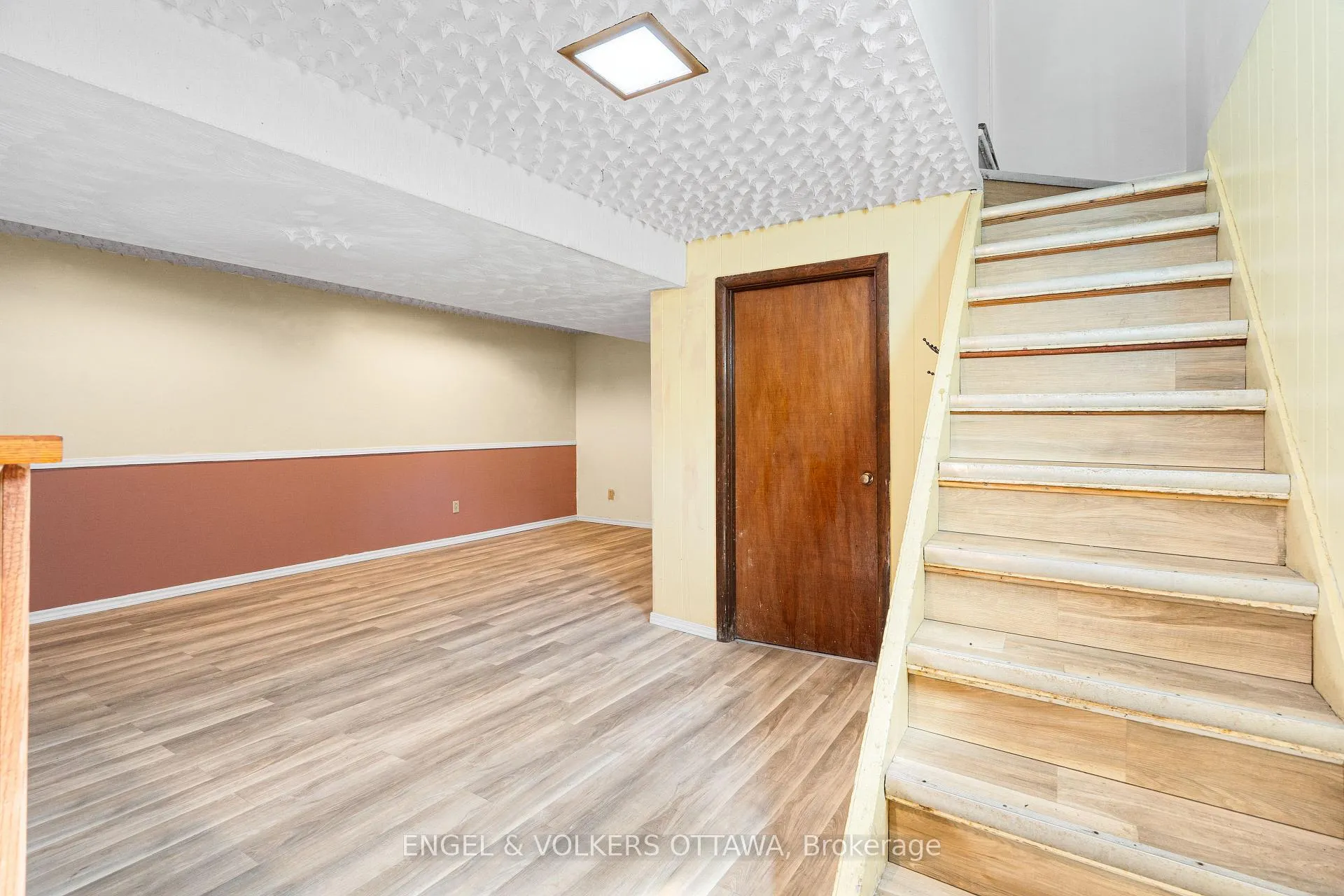 Photo 23 of 1402 Kilborn Avenue, Ottawa, Alta Vista — HOMEH