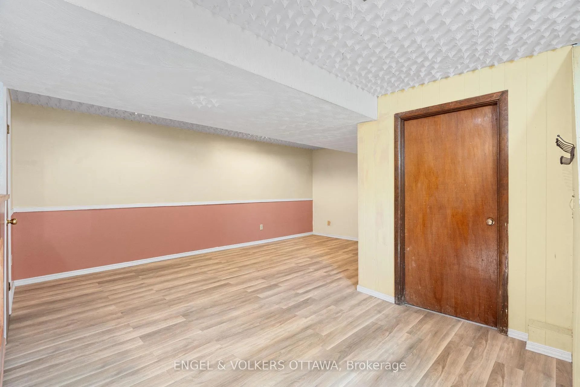 Photo 24 of 1402 Kilborn Avenue, Ottawa, Alta Vista — HOMEH