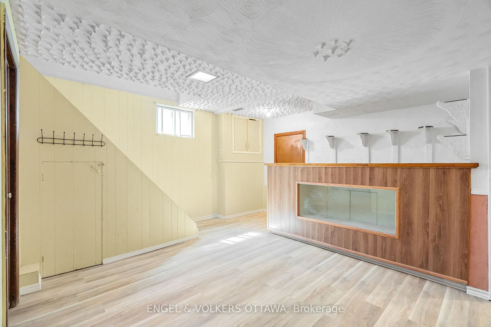 Photo 25 of 1402 Kilborn Avenue, Ottawa, Alta Vista — HOMEH