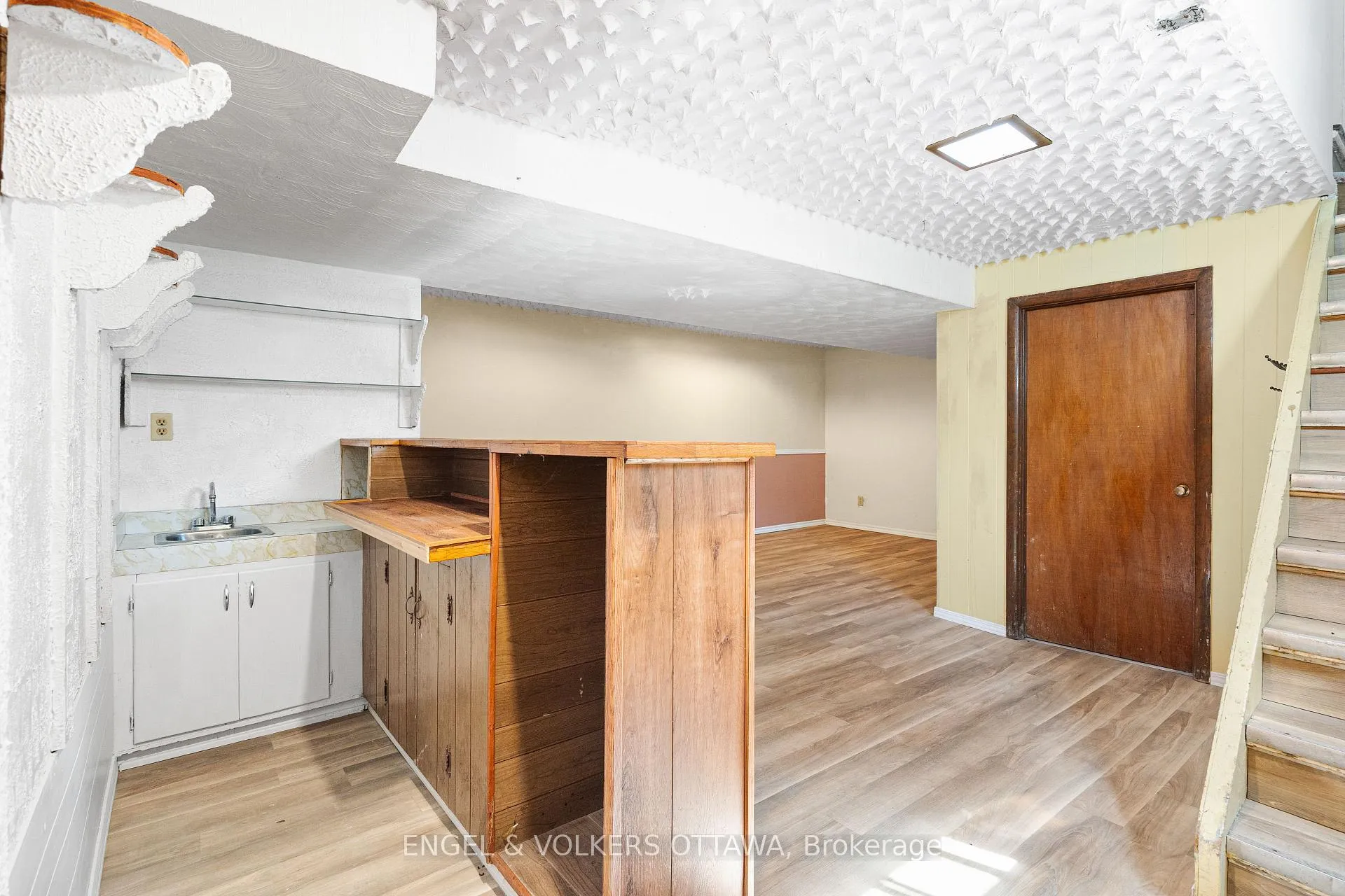 Photo 26 of 1402 Kilborn Avenue, Ottawa, Alta Vista — HOMEH