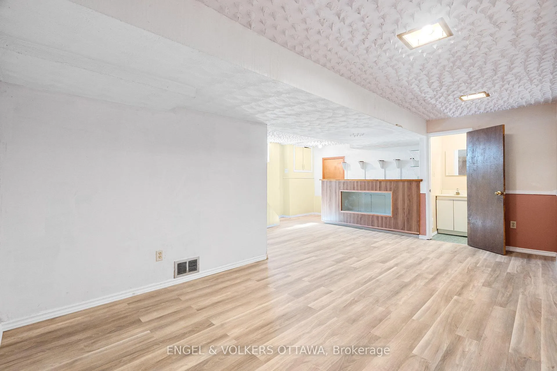 Photo 28 of 1402 Kilborn Avenue, Ottawa, Alta Vista — HOMEH