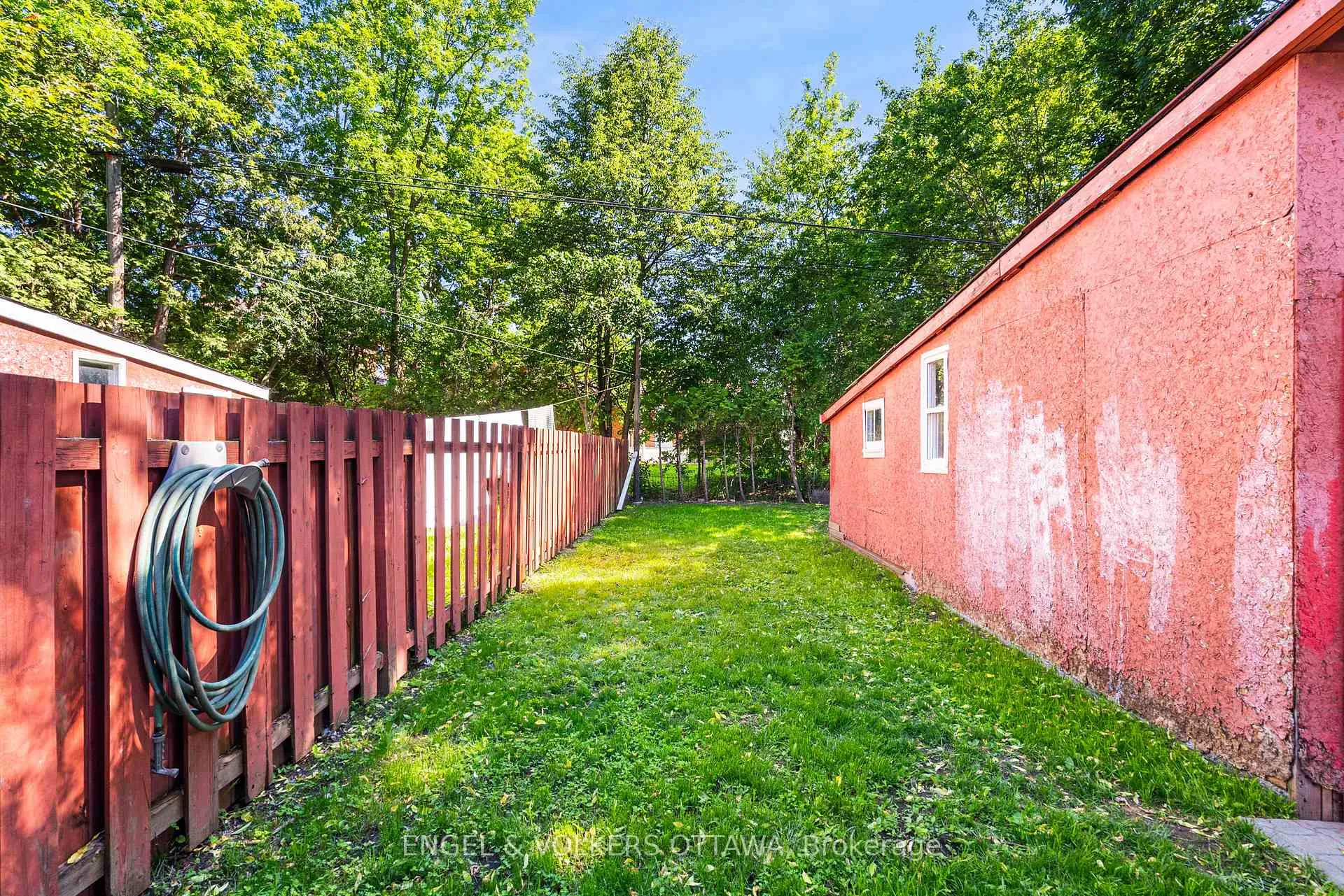 Photo 33 of 1402 Kilborn Avenue, Ottawa, Alta Vista — HOMEH