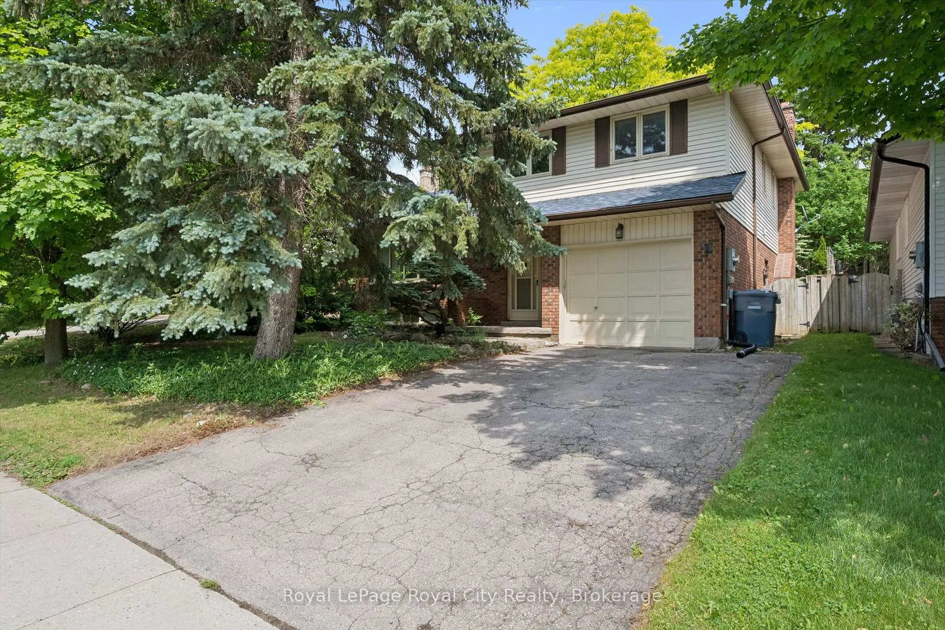 Photo 2 of 18 Mcelderry Road, Guelph, Kortright West — HOMEH