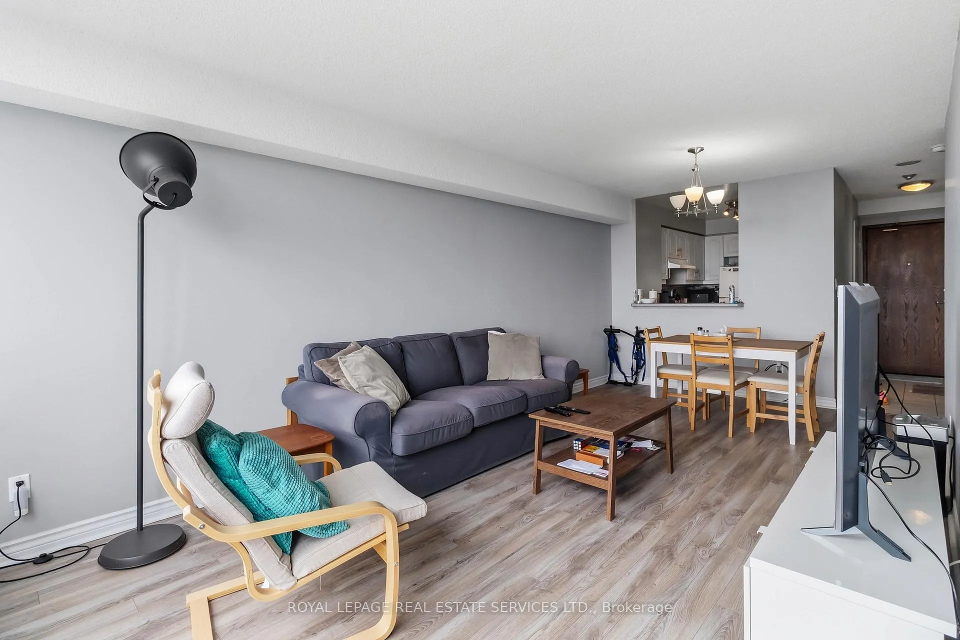 Photo 6 of Unit 1710, 1276 Maple Crossing Boulevard, Burlington, Brant — HOMEH