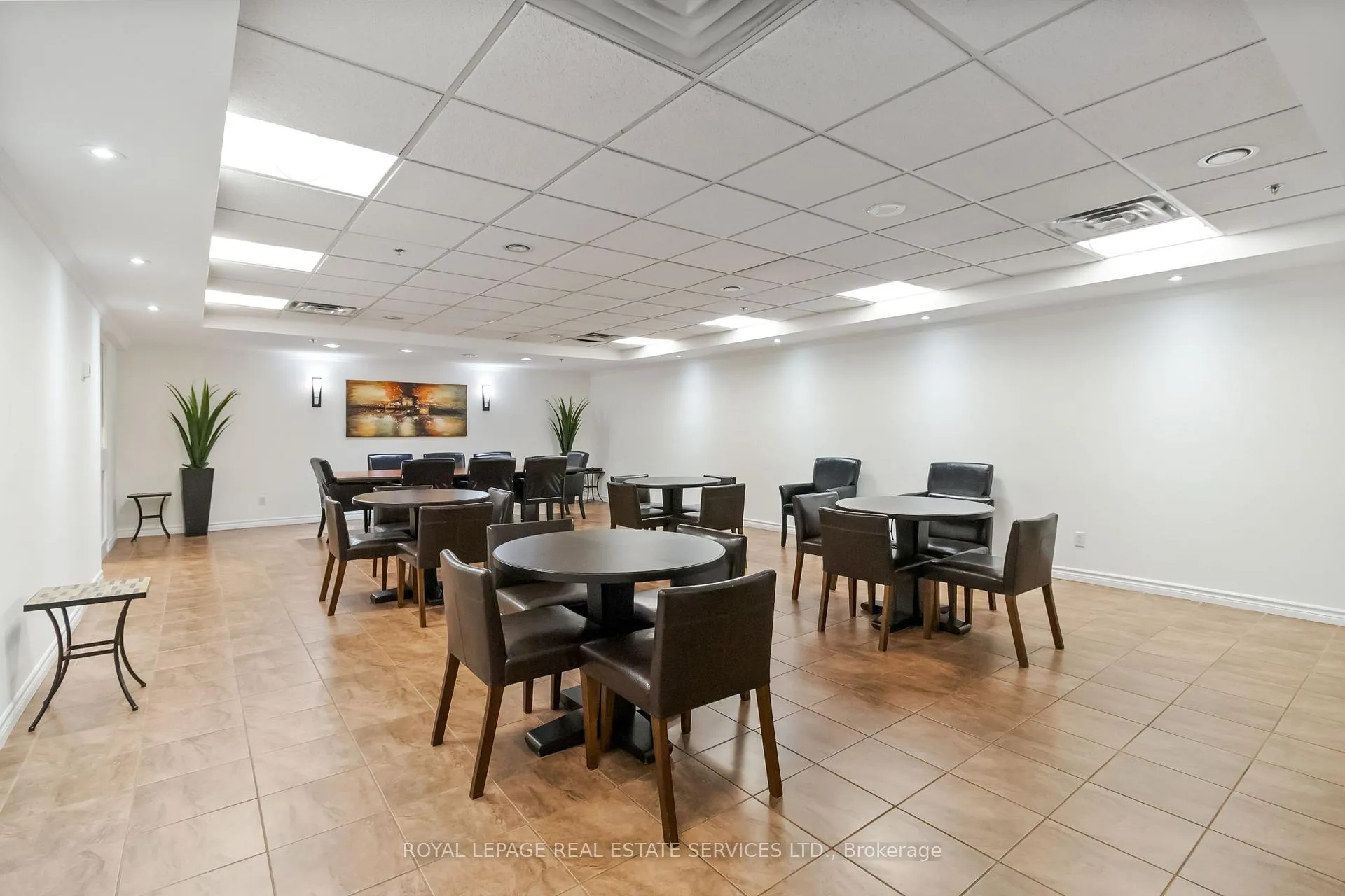 Photo 24 of Unit 1710, 1276 Maple Crossing Boulevard, Burlington, Brant — HOMEH