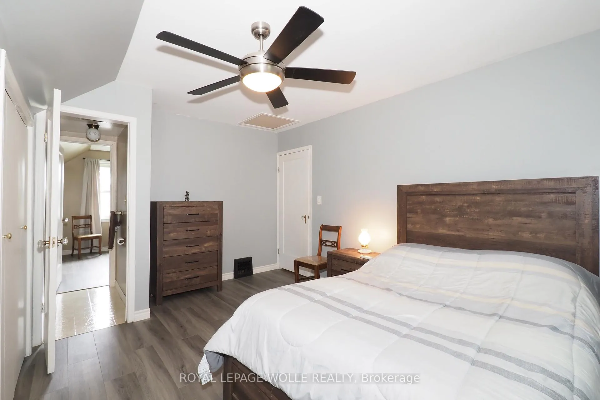 Photo 16 of 3407 Lobsinger Line, Wellesley — HOMEH