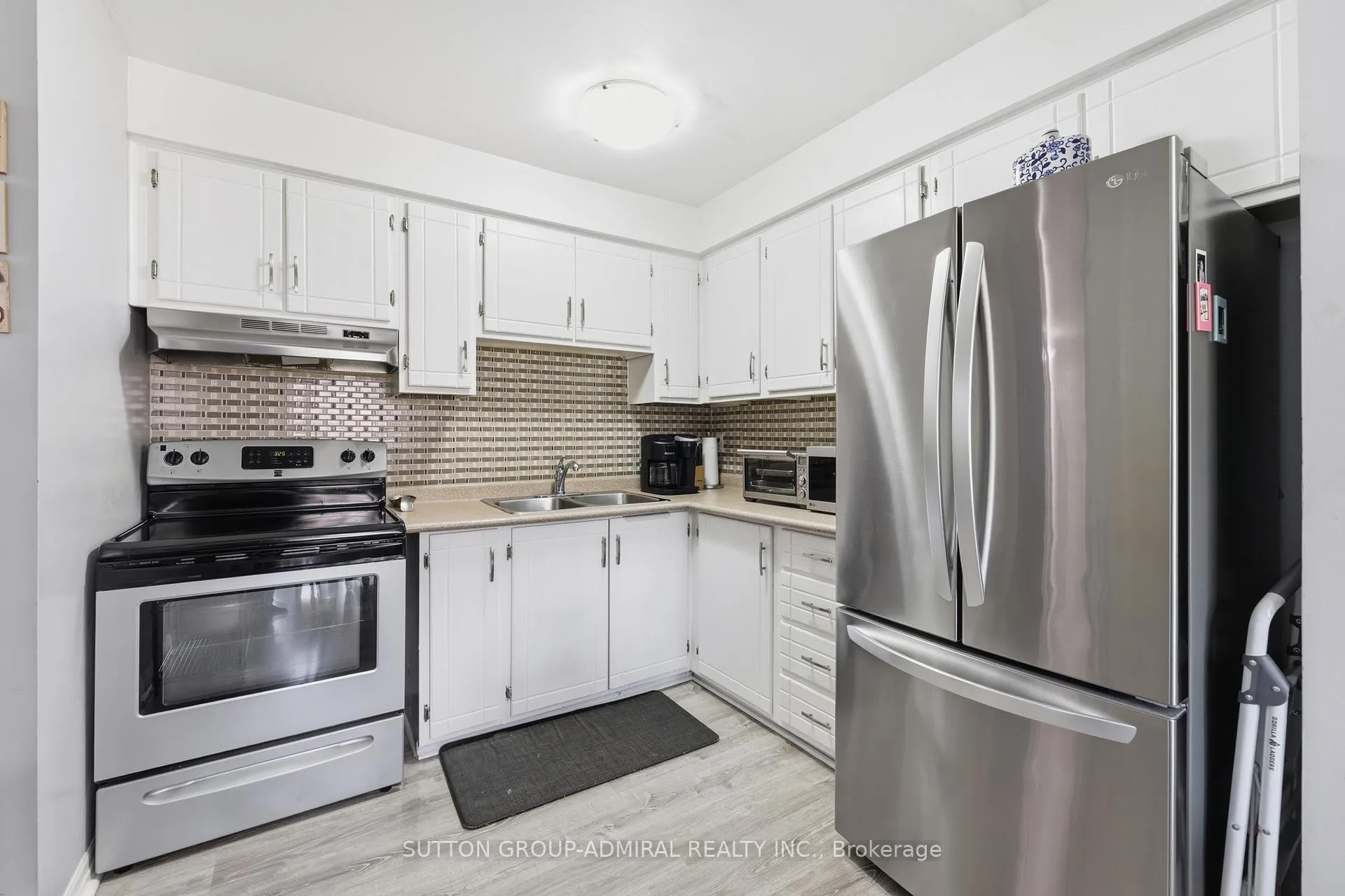 Photo 16 of Unit 4, 965 Francis Road, Burlington, LaSalle — HOMEH
