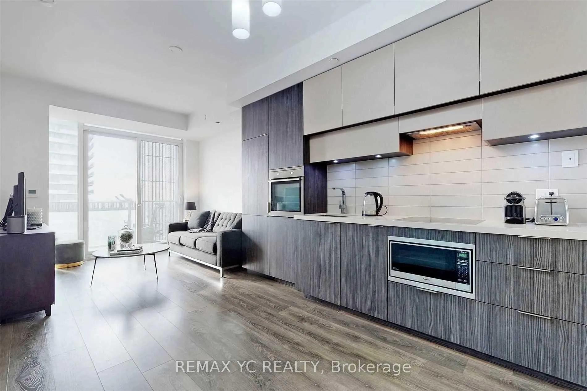 Photo 6 of Unit 2212, 8 Eglinton Avenue E, Toronto, Mount Pleasant East — HOMEH
