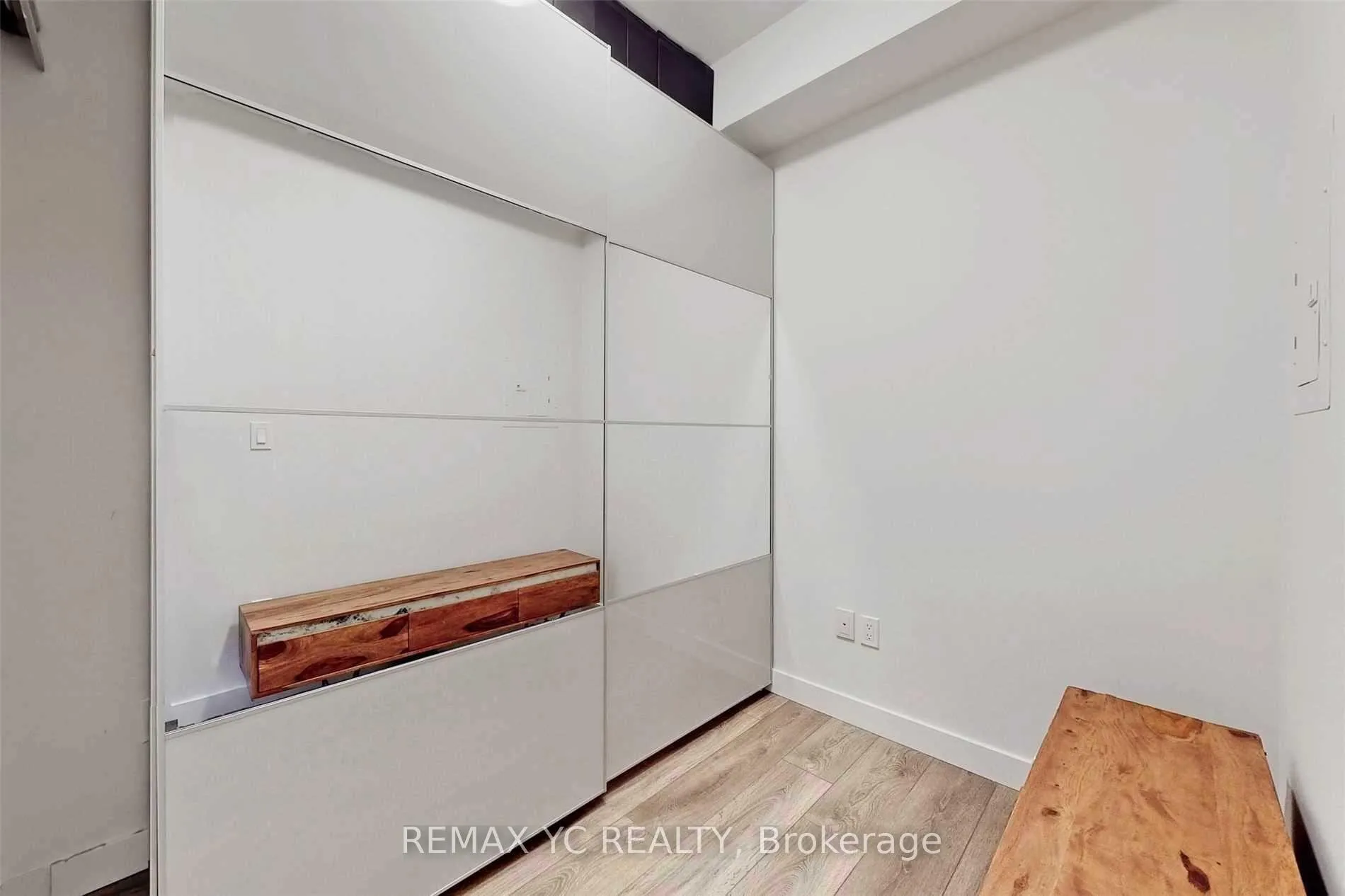 Photo 11 of Unit 2212, 8 Eglinton Avenue E, Toronto, Mount Pleasant East — HOMEH