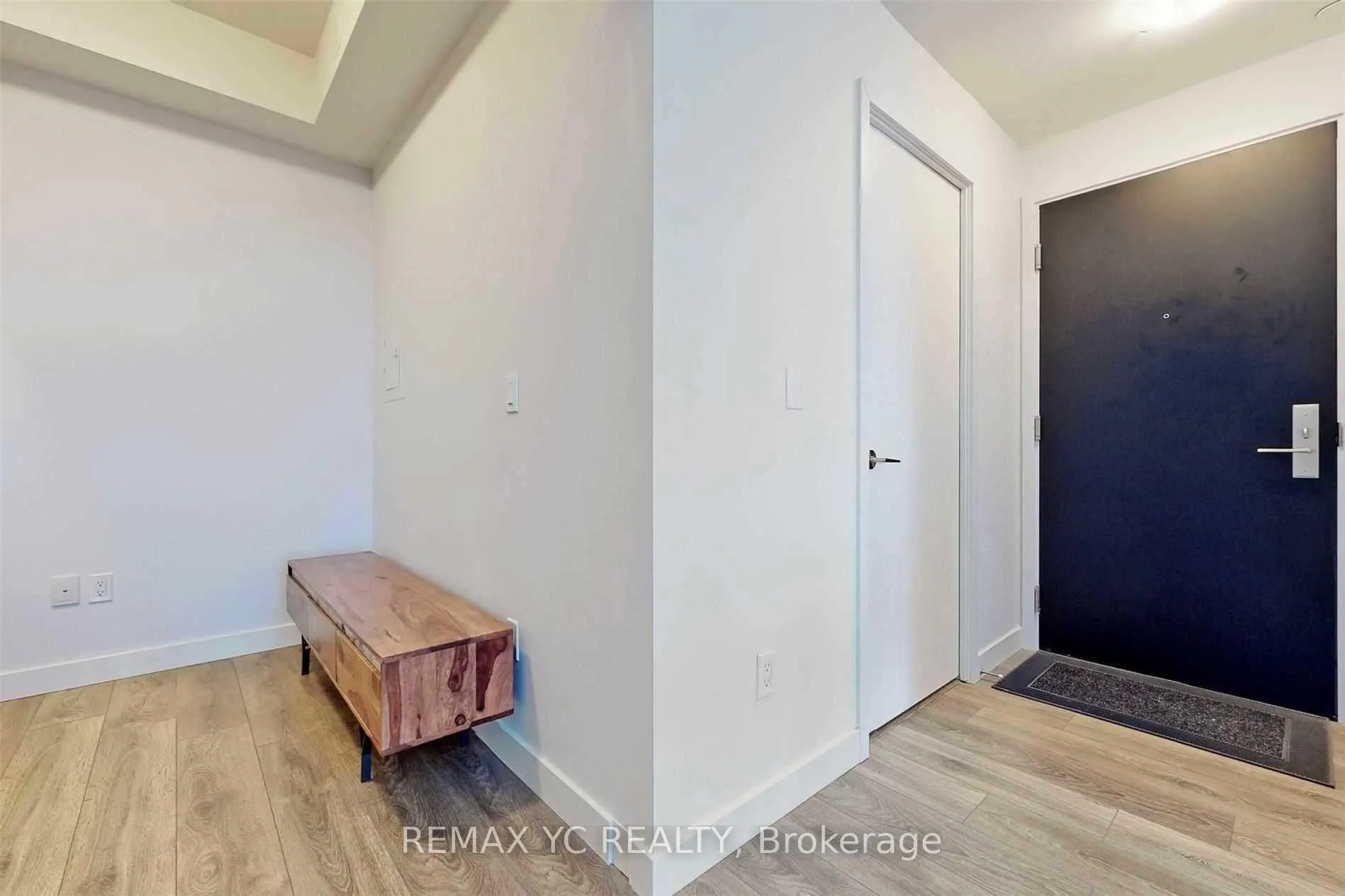 Photo 12 of Unit 2212, 8 Eglinton Avenue E, Toronto, Mount Pleasant East — HOMEH