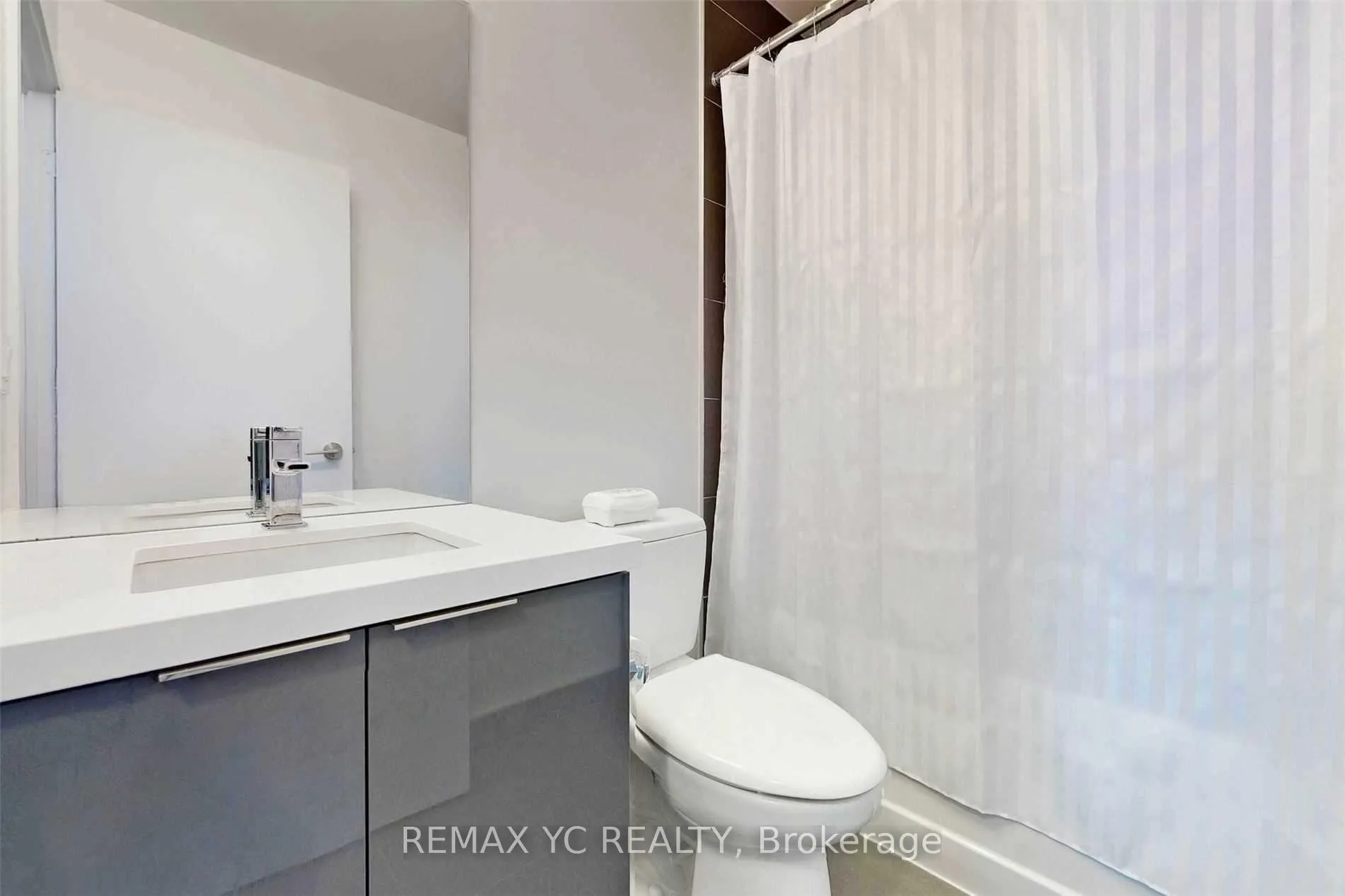 Photo 13 of Unit 2212, 8 Eglinton Avenue E, Toronto, Mount Pleasant East — HOMEH