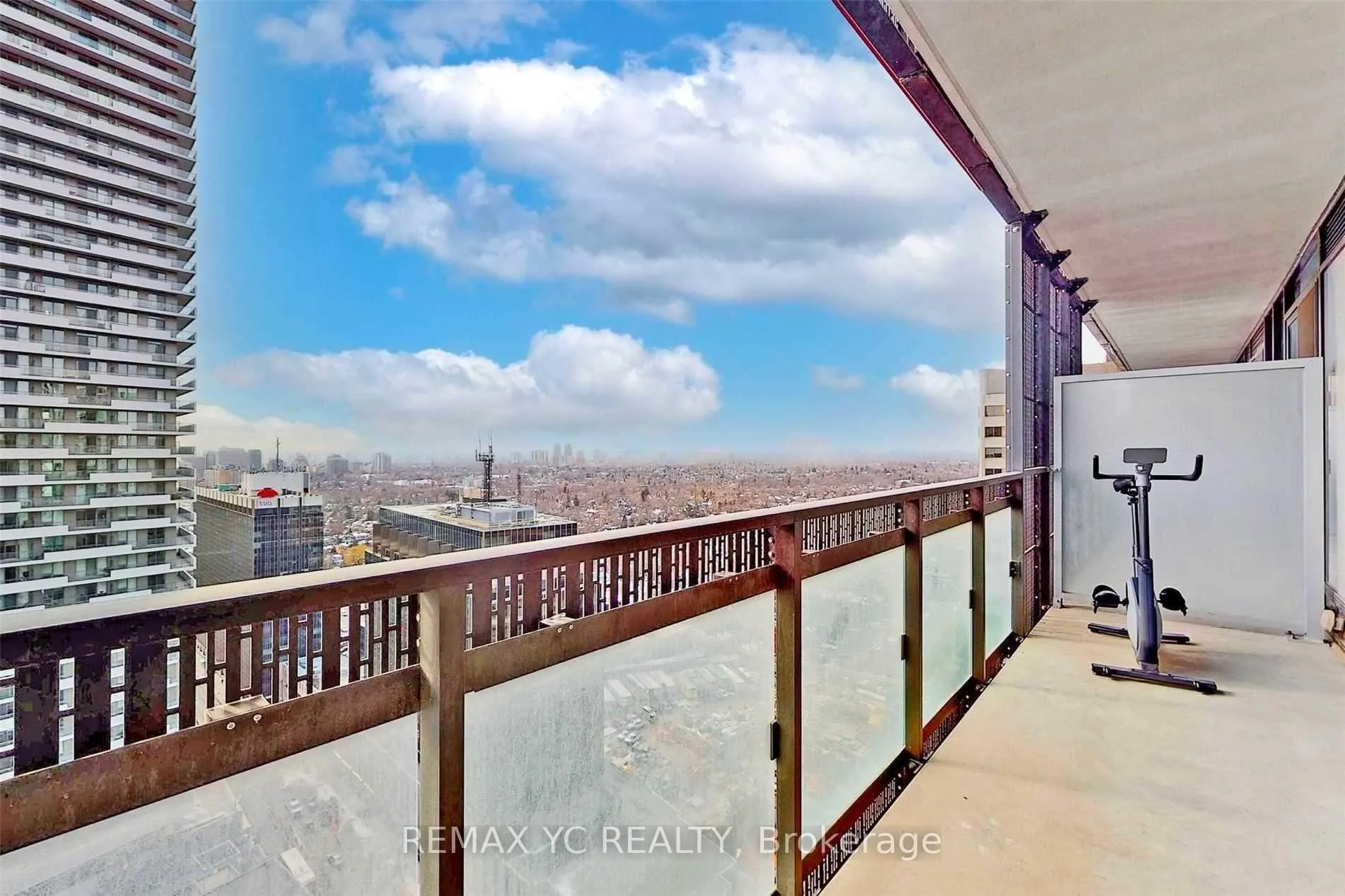 Photo 15 of Unit 2212, 8 Eglinton Avenue E, Toronto, Mount Pleasant East — HOMEH