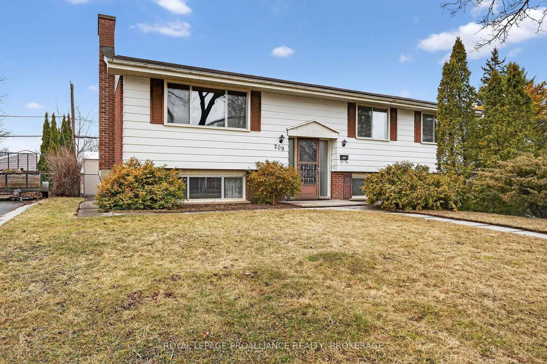 Photo 2 of 209 Glen Castle Road, Kingston, City Southwest — HOMEH