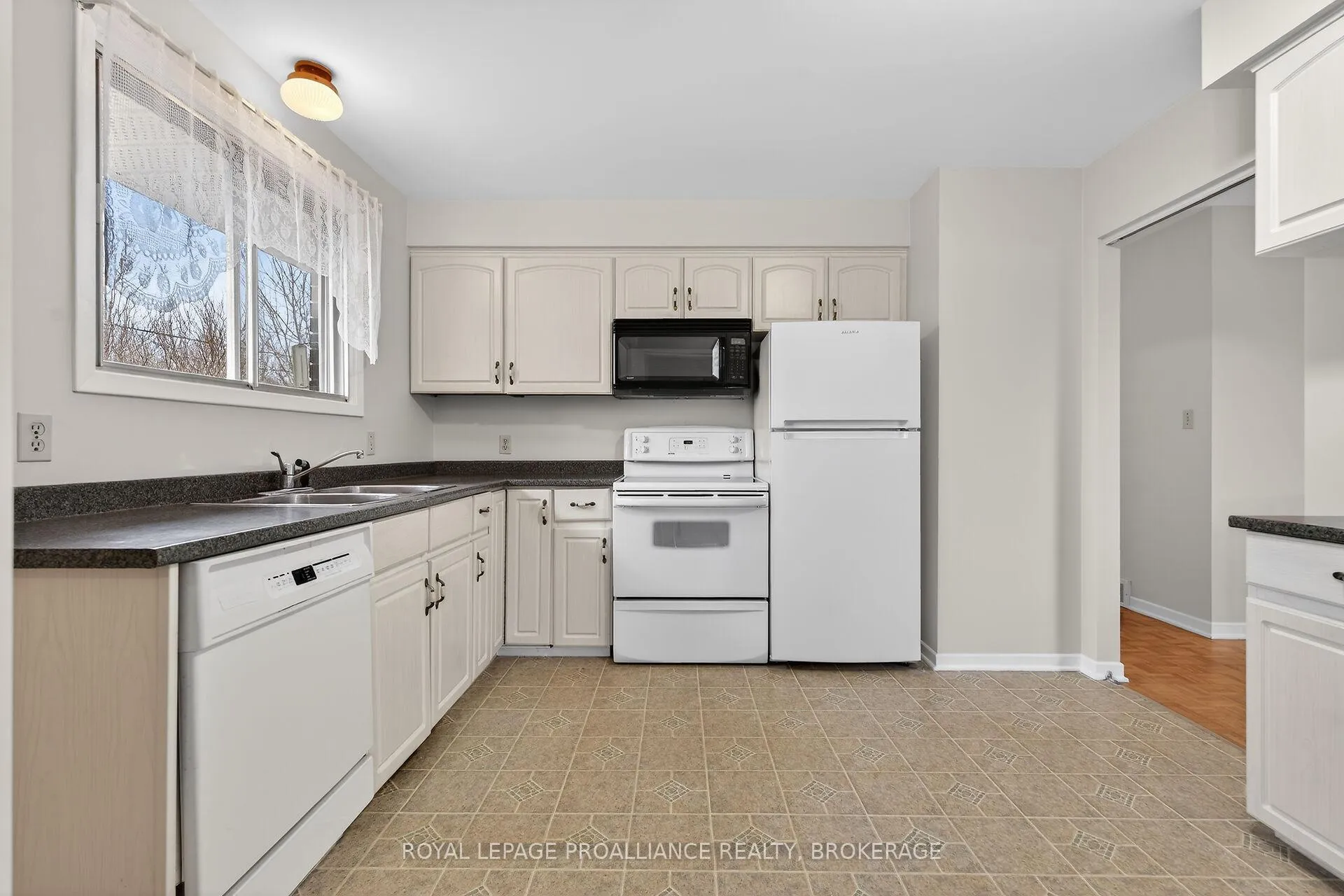Photo 15 of 209 Glen Castle Road, Kingston, City Southwest — HOMEH