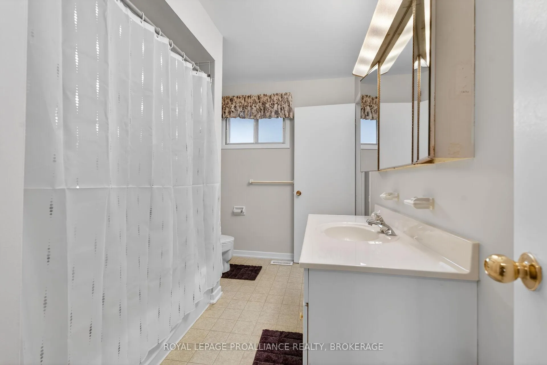 Photo 24 of 209 Glen Castle Road, Kingston, City Southwest — HOMEH
