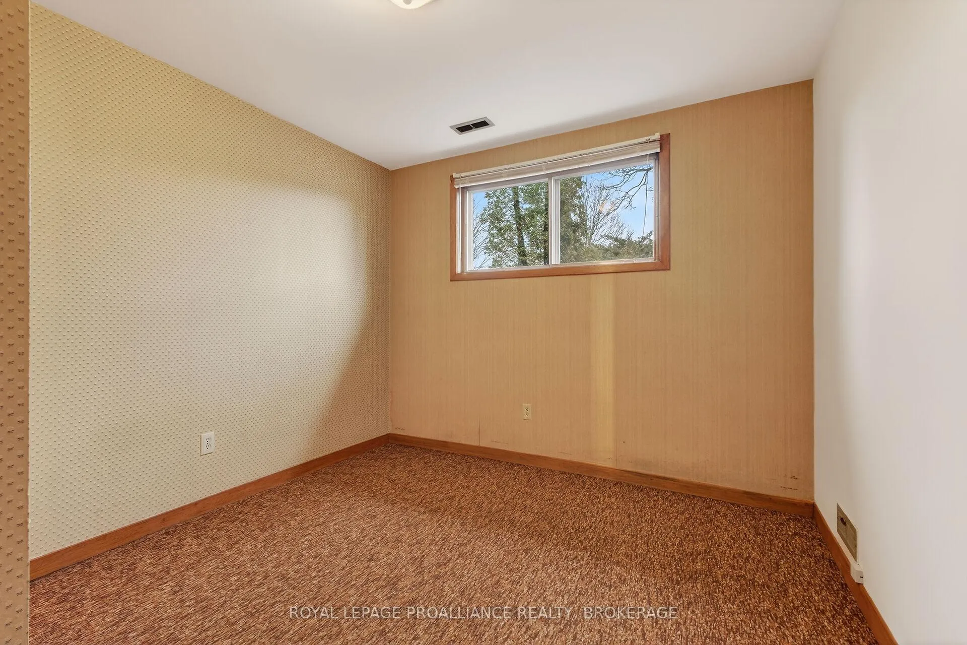 Photo 33 of 209 Glen Castle Road, Kingston, City Southwest — HOMEH