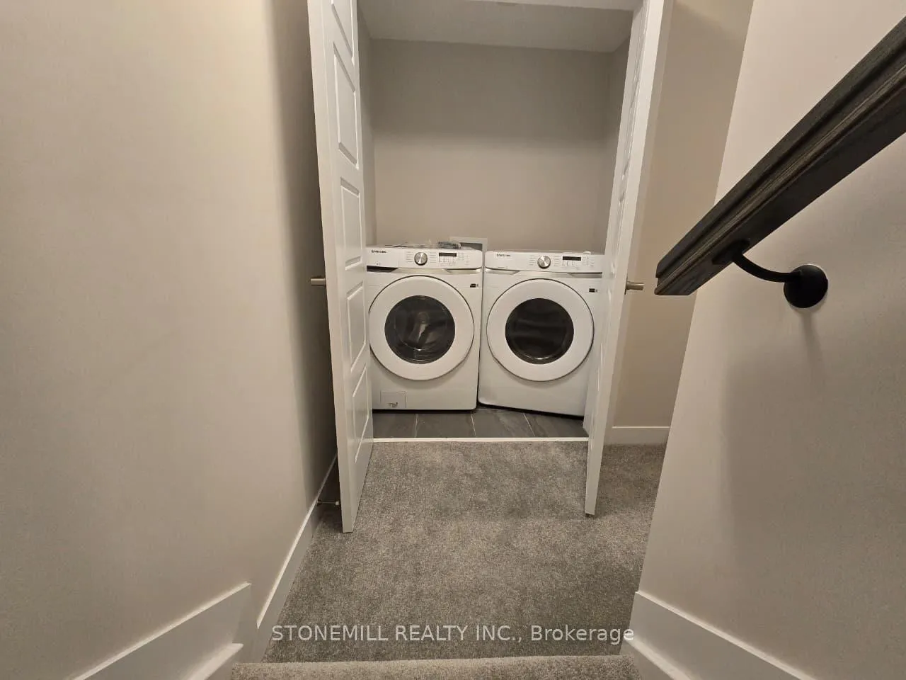 Photo 9 of 125 Beebalm Crescent, Ottawa, Barrhaven - Half Moon Bay — HOMEH