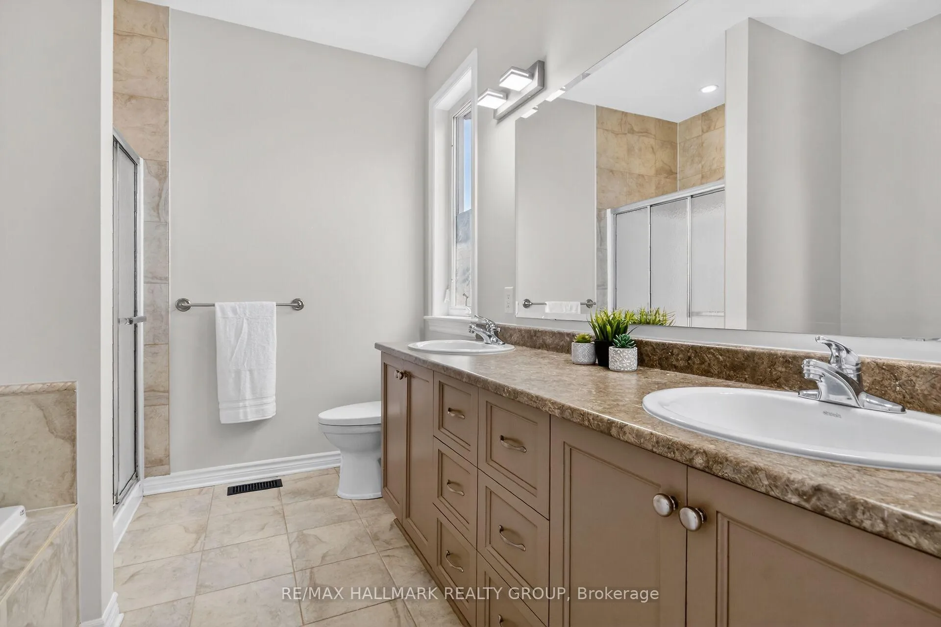 Photo 33 of 335 Jackson Stitt Circle, Ottawa, Stittsville (North) — HOMEH