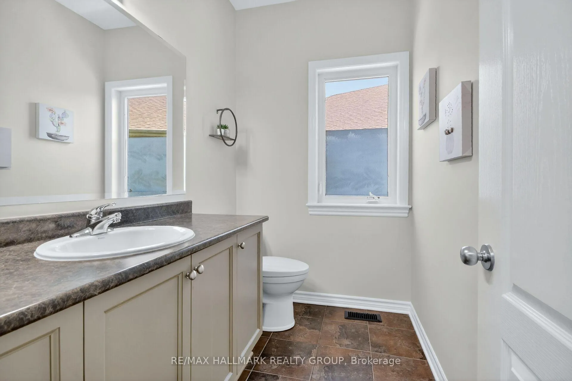Photo 39 of 335 Jackson Stitt Circle, Ottawa, Stittsville (North) — HOMEH