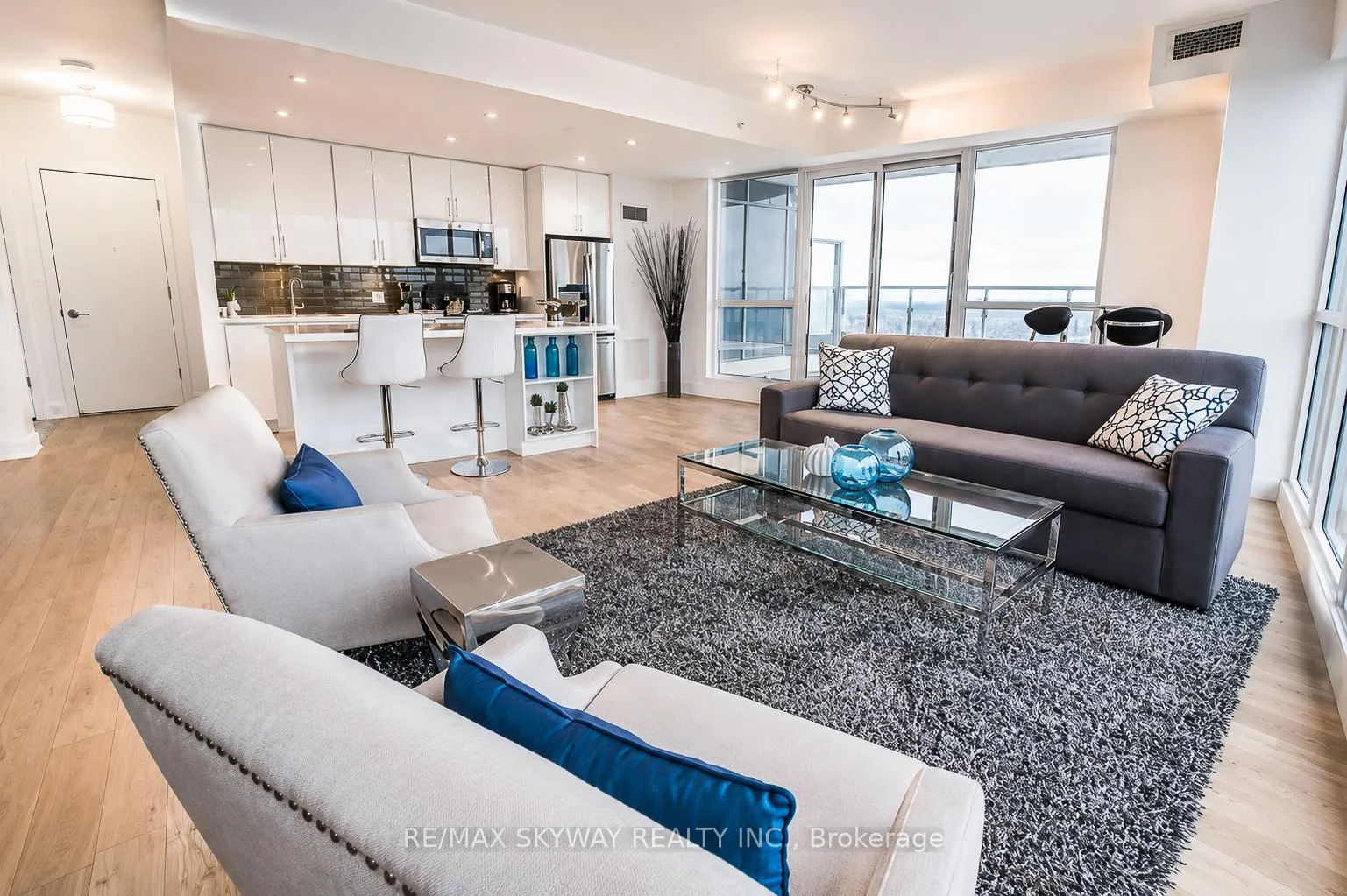 Photo 1 of Unit Lph03, 2212 Lakeshore Boulevard, Etobicoke, Mimico — HOMEH