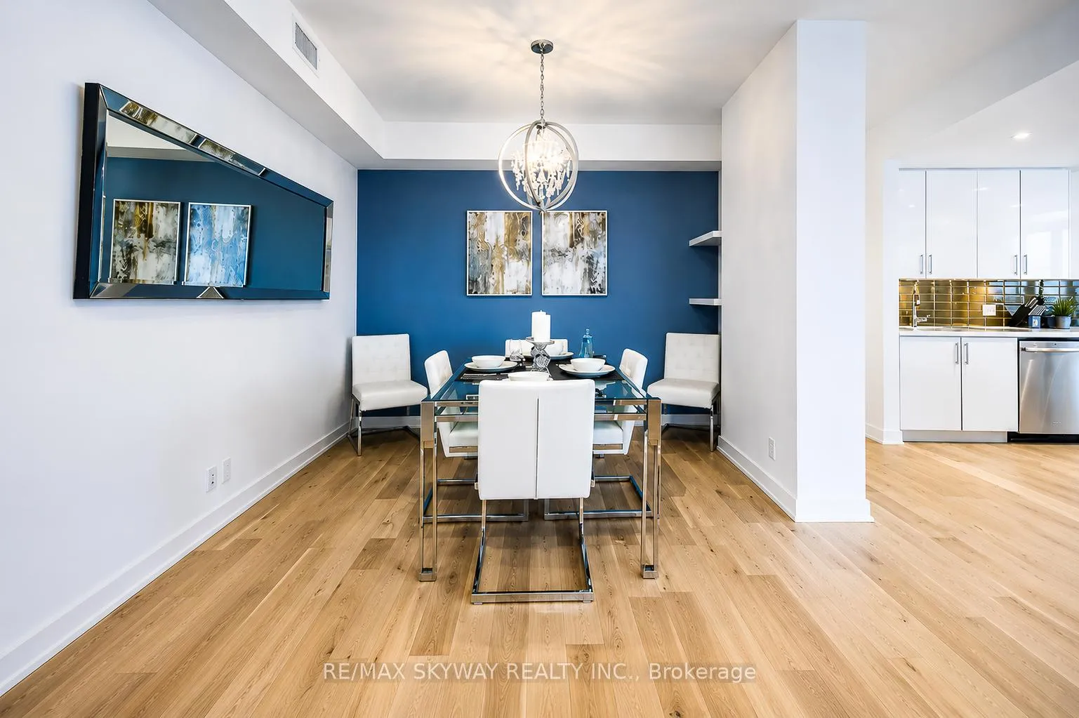 Photo 3 of Unit Lph03, 2212 Lakeshore Boulevard, Etobicoke, Mimico — HOMEH