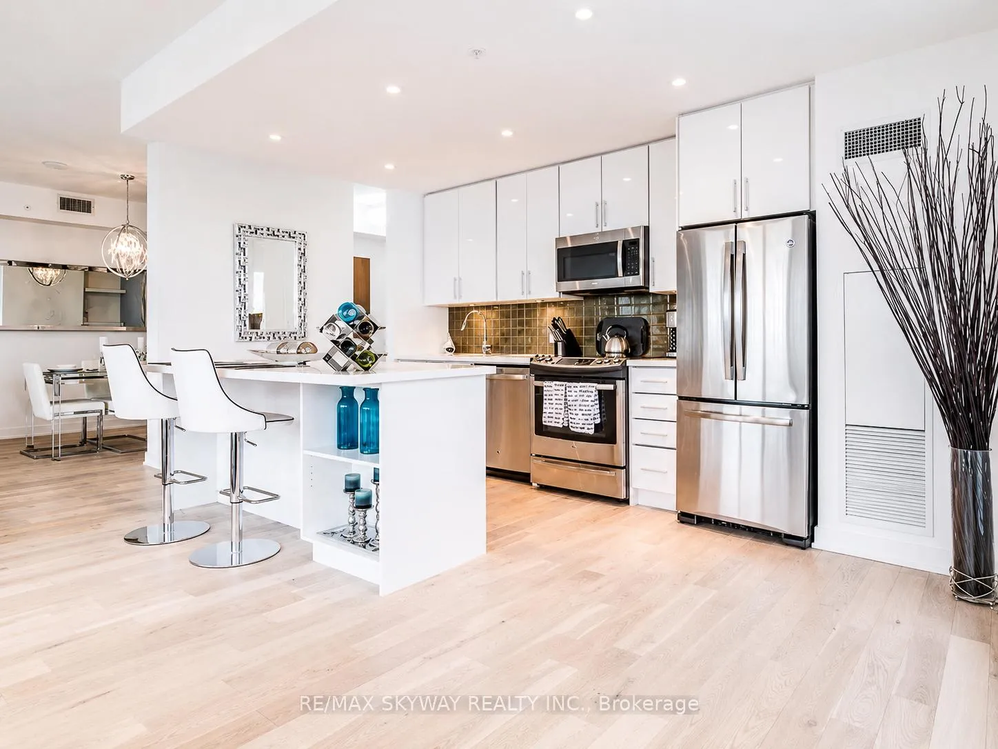 Photo 5 of Unit Lph03, 2212 Lakeshore Boulevard, Etobicoke, Mimico — HOMEH