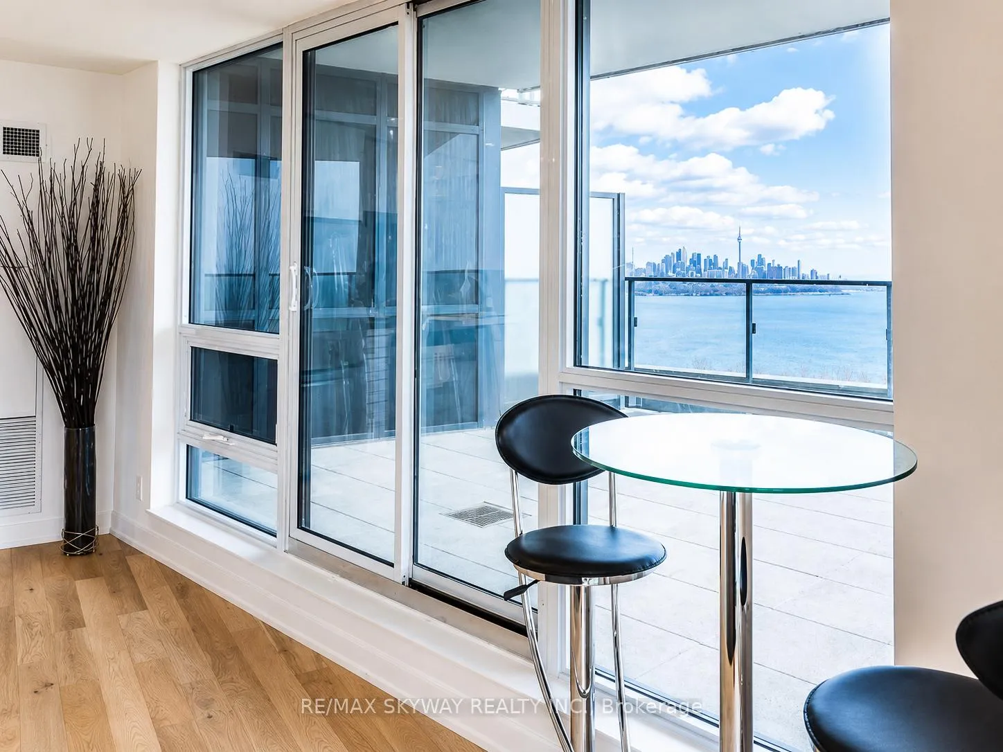 Photo 9 of Unit Lph03, 2212 Lakeshore Boulevard, Etobicoke, Mimico — HOMEH