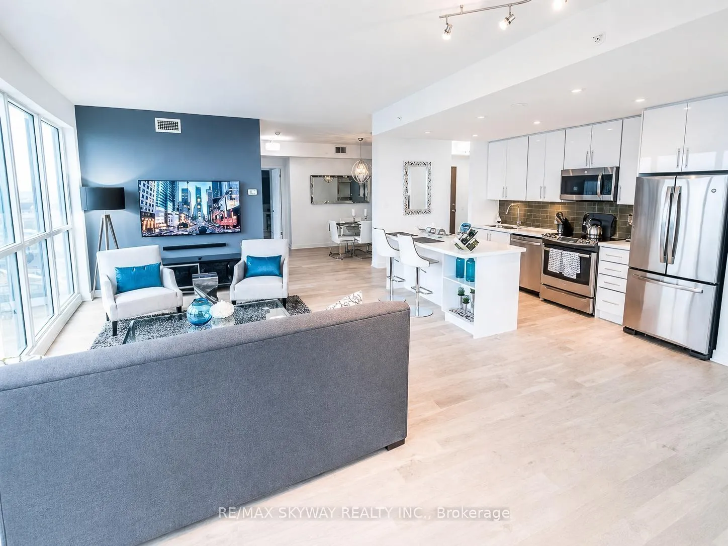 Photo 12 of Unit Lph03, 2212 Lakeshore Boulevard, Etobicoke, Mimico — HOMEH