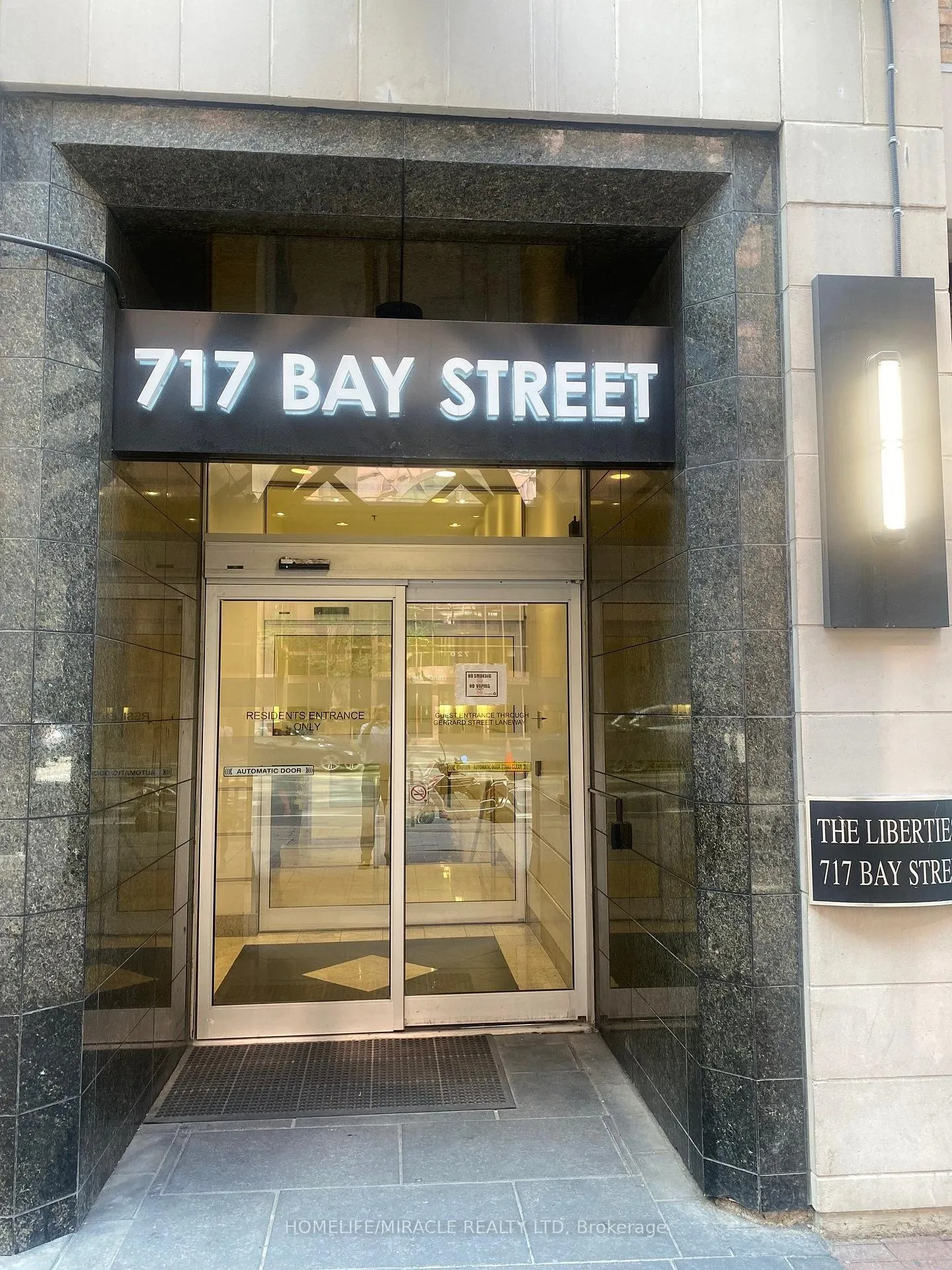 Photo 2 of Unit 1907, 717 Bay Street, Toronto, Bay Street Corridor — HOMEH