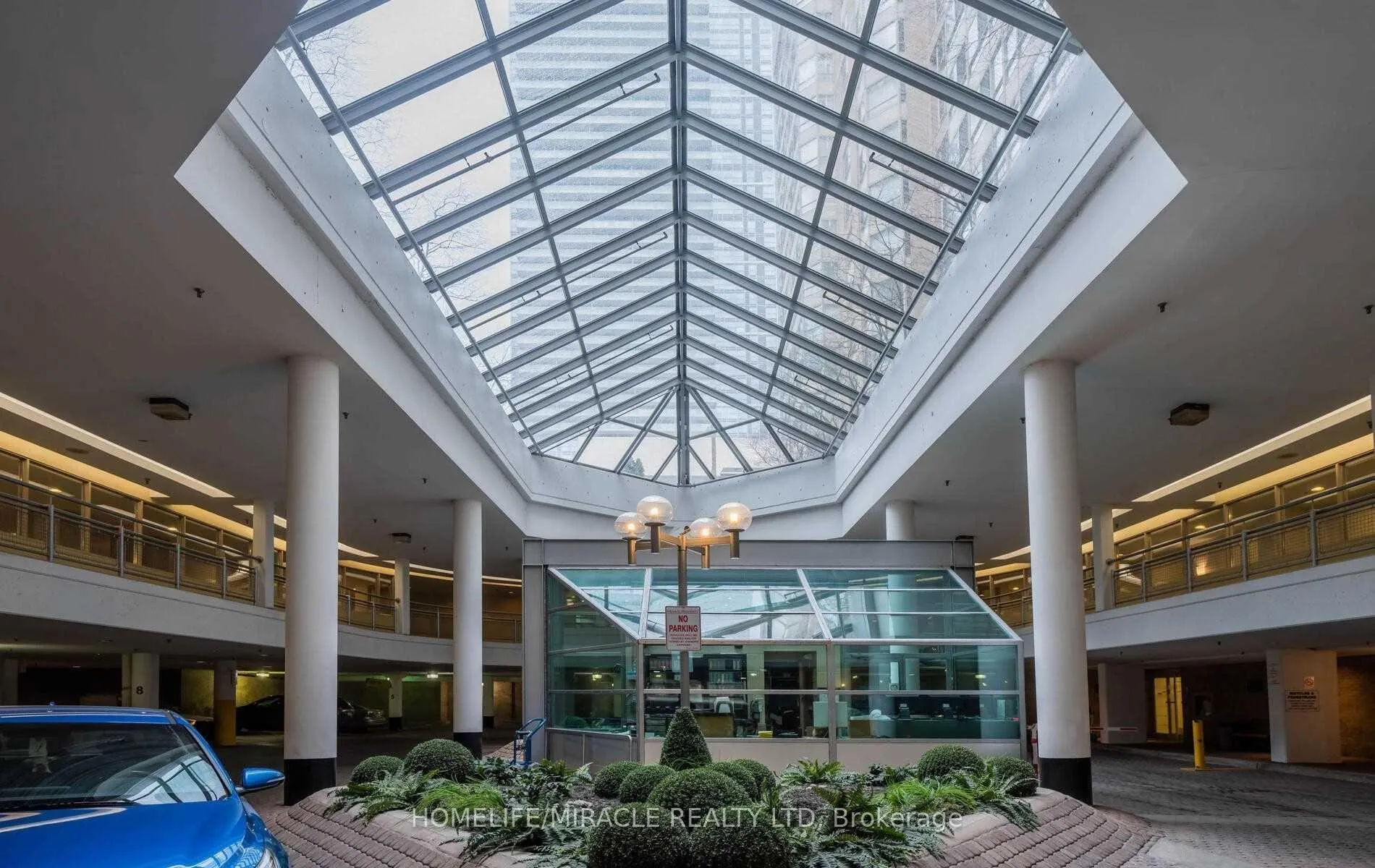 Photo 3 of Unit 1907, 717 Bay Street, Toronto, Bay Street Corridor — HOMEH