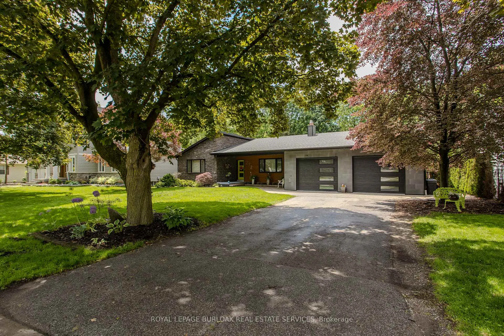 Photo 3 of 272 Goodram Drive, Burlington, Shoreacres — HOMEH