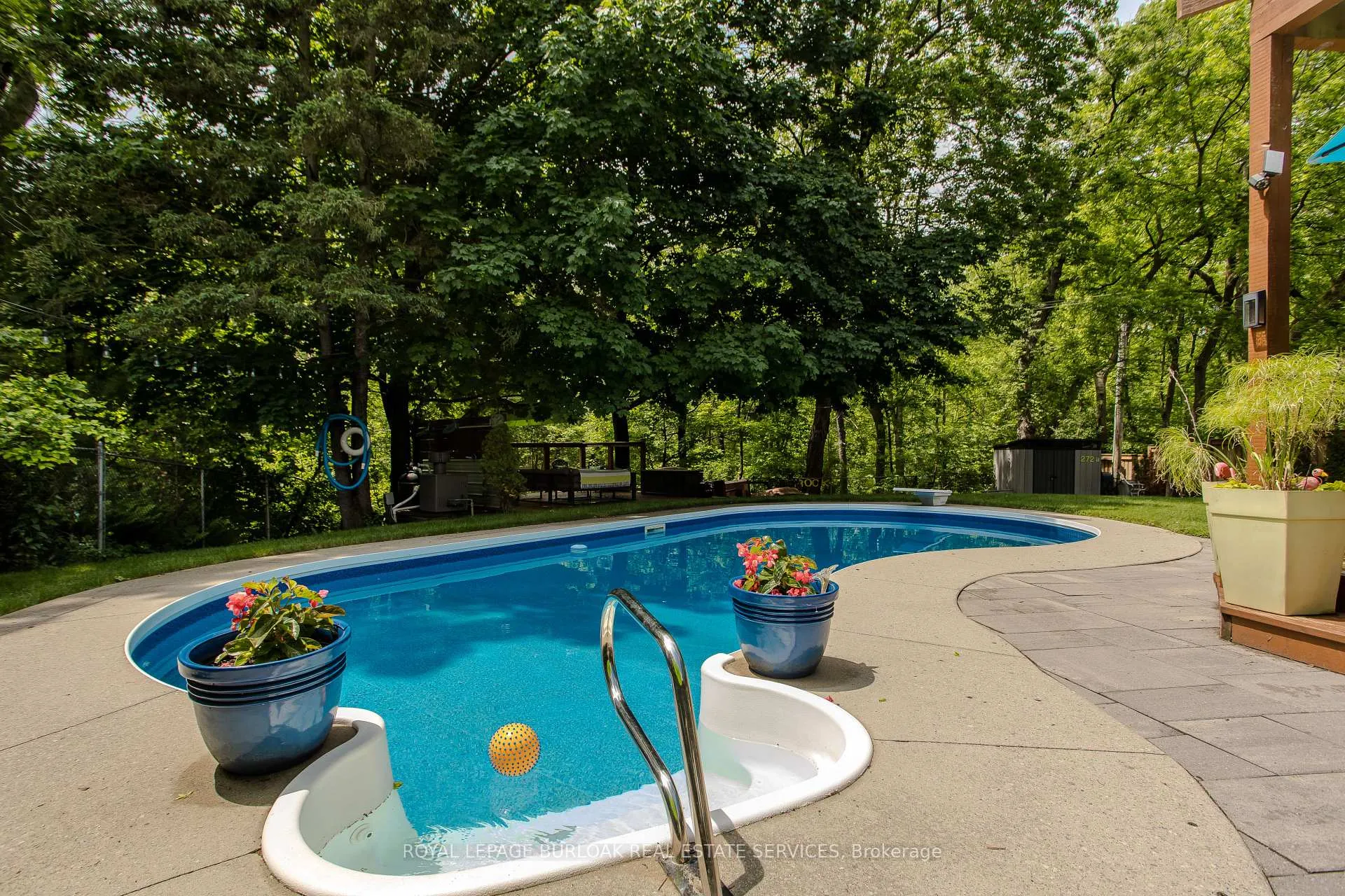 Photo 5 of 272 Goodram Drive, Burlington, Shoreacres — HOMEH