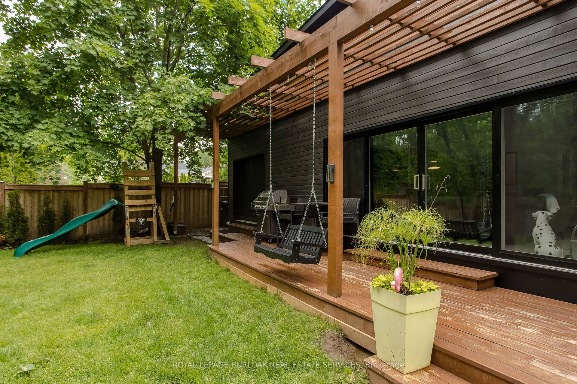 Photo 9 of 272 Goodram Drive, Burlington, Shoreacres — HOMEH