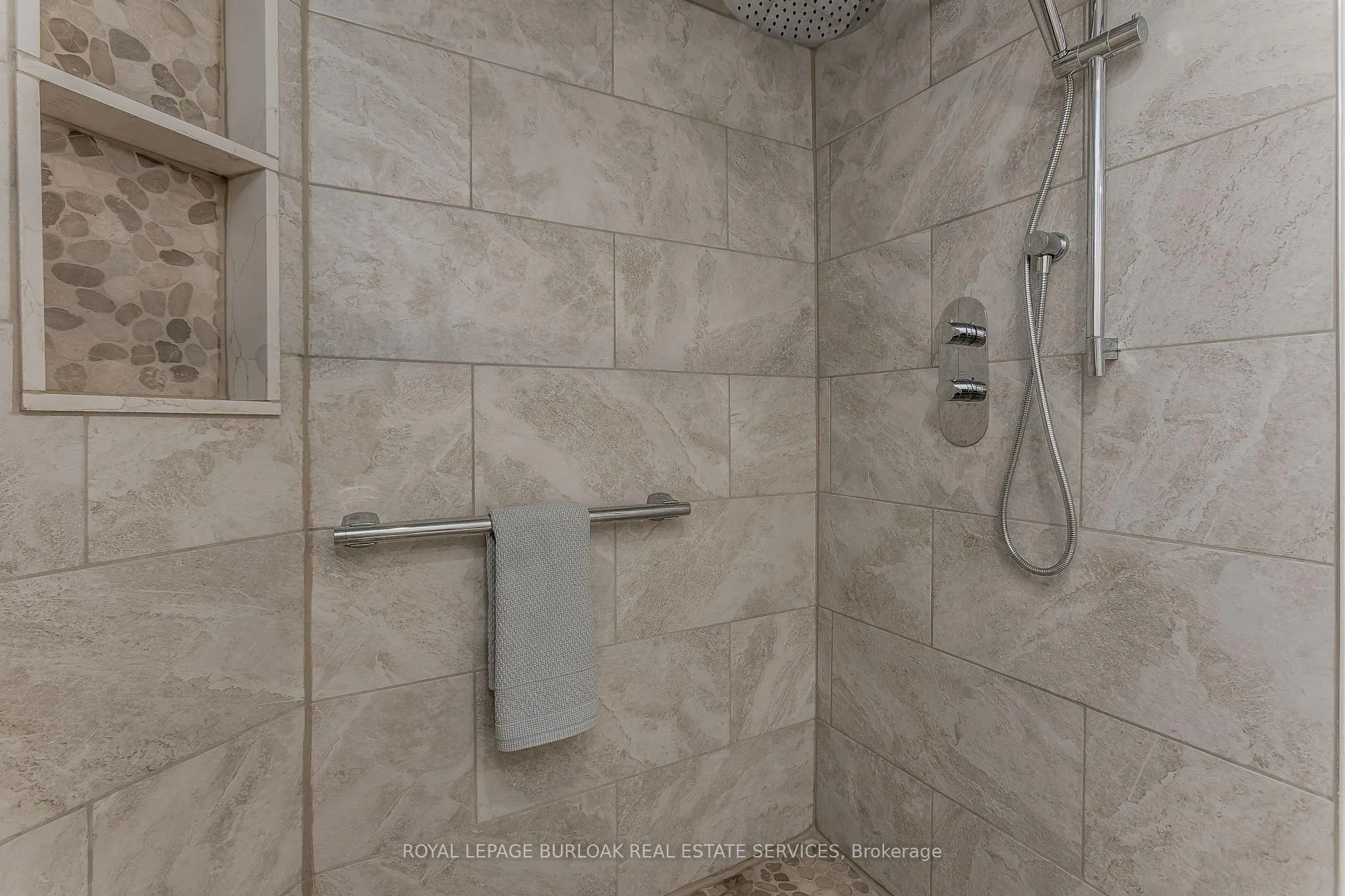 Photo 28 of 272 Goodram Drive, Burlington, Shoreacres — HOMEH