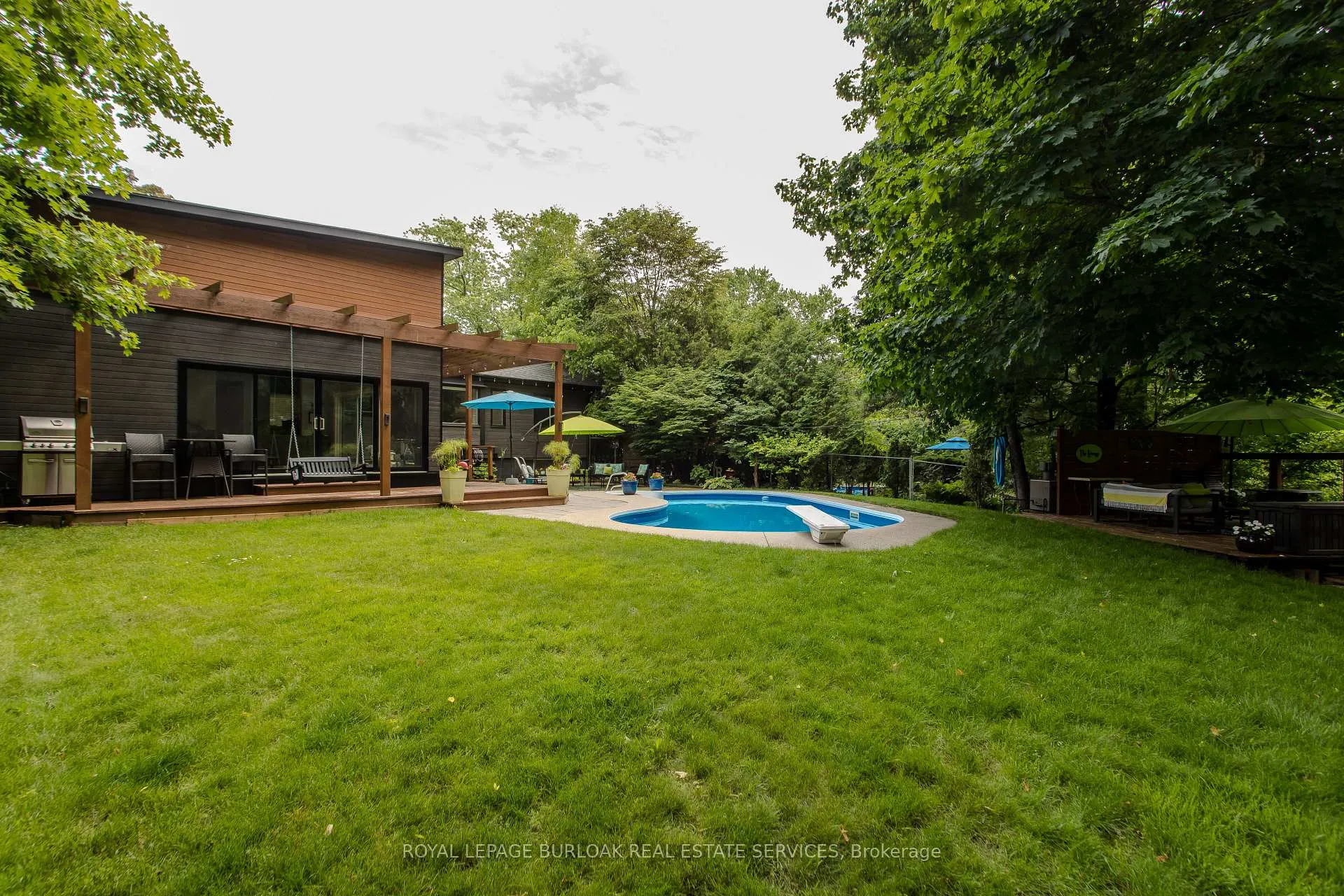 Photo 29 of 272 Goodram Drive, Burlington, Shoreacres — HOMEH