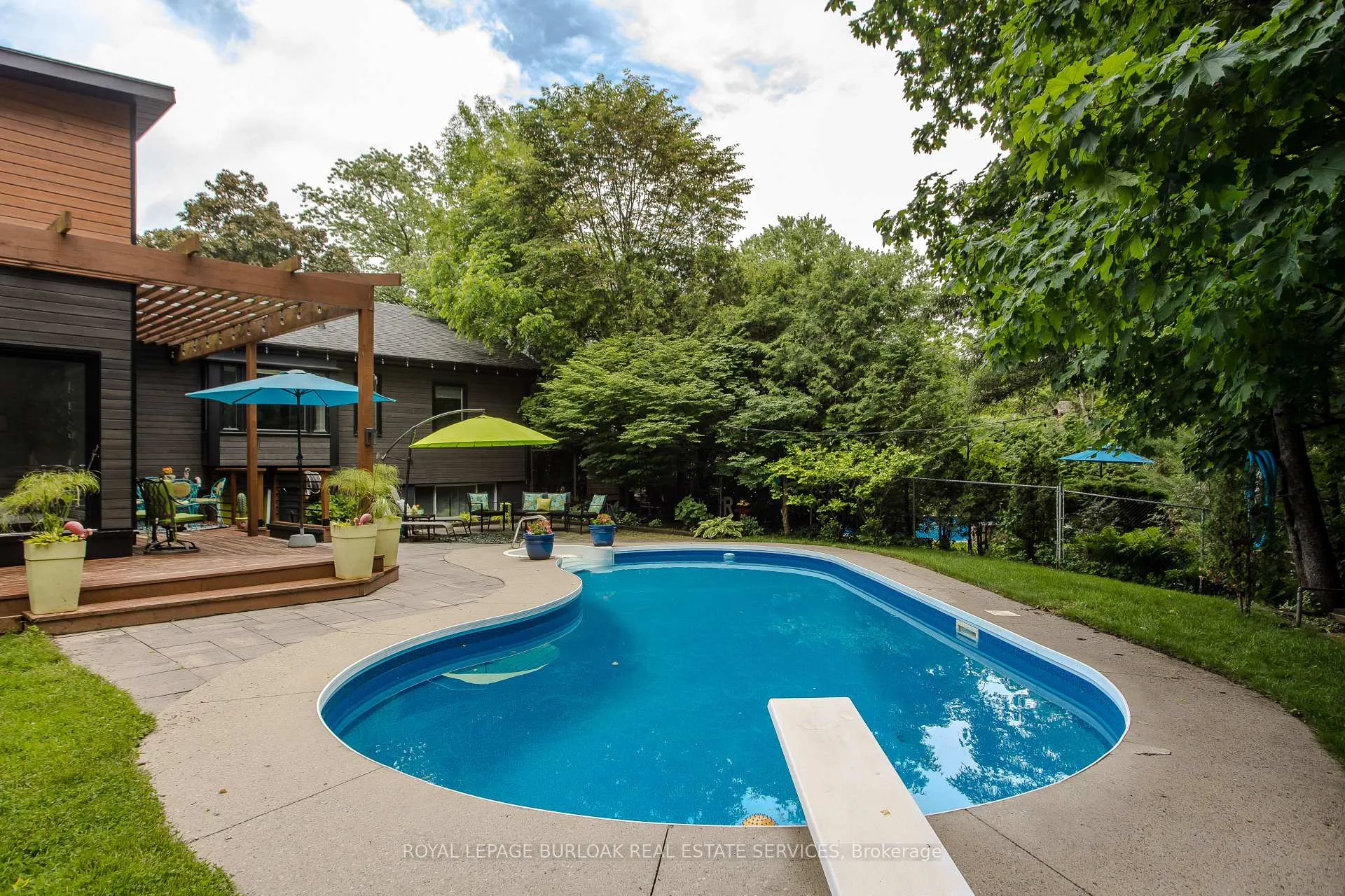 Photo 30 of 272 Goodram Drive, Burlington, Shoreacres — HOMEH