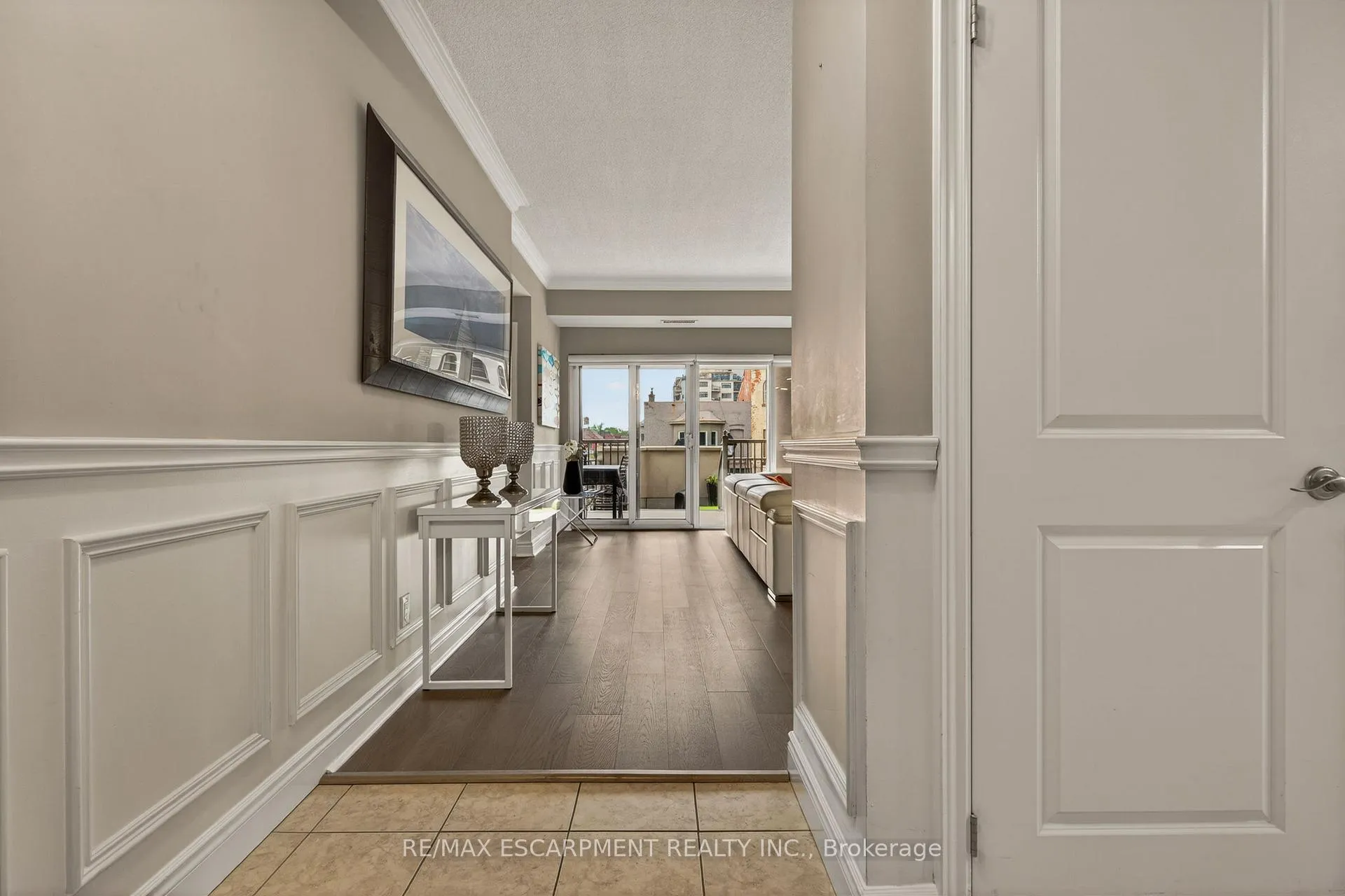 Photo 3 of Unit 202, 1477 Lakeshore Road, Burlington, Brant — HOMEH
