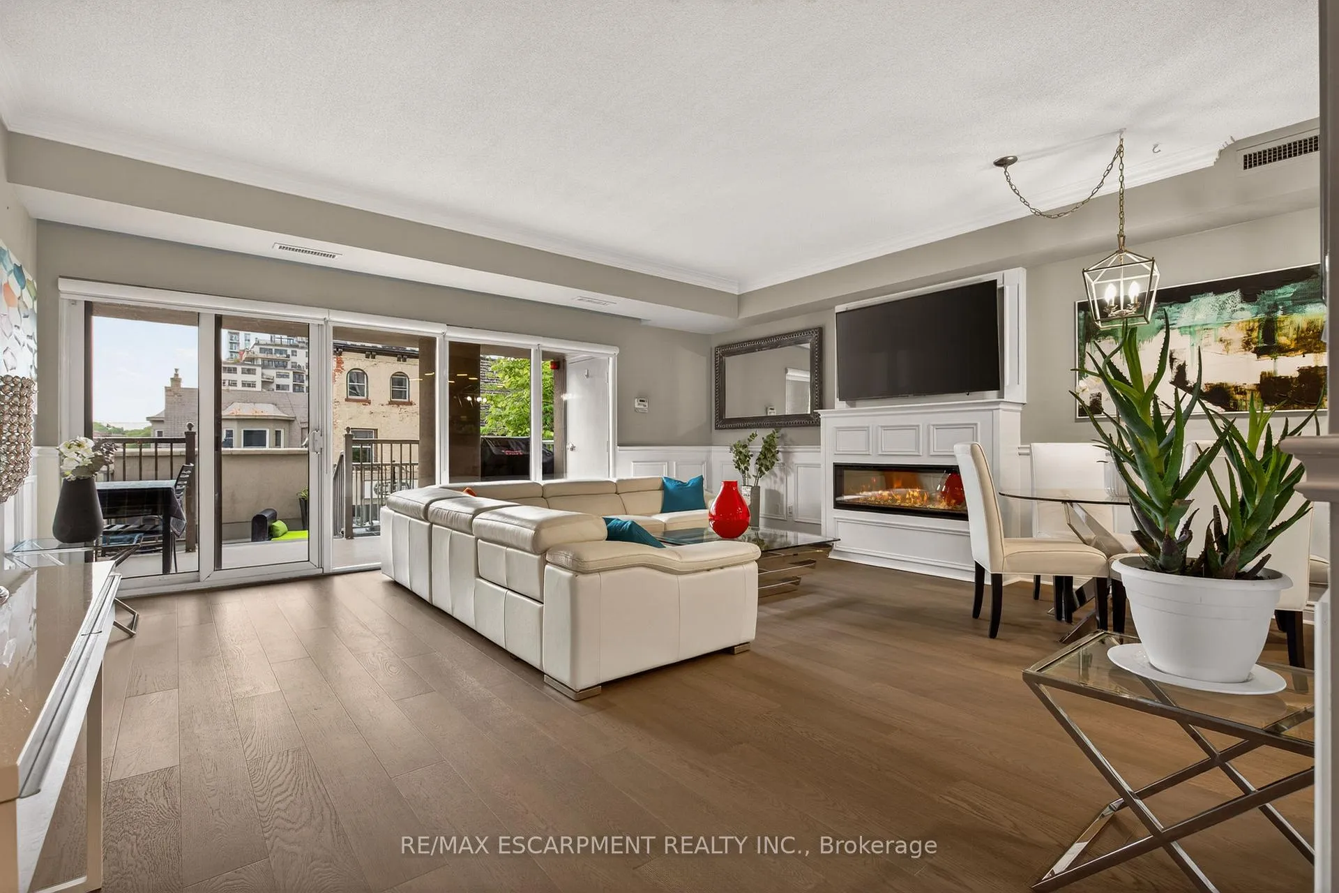 Photo 5 of Unit 202, 1477 Lakeshore Road, Burlington, Brant — HOMEH